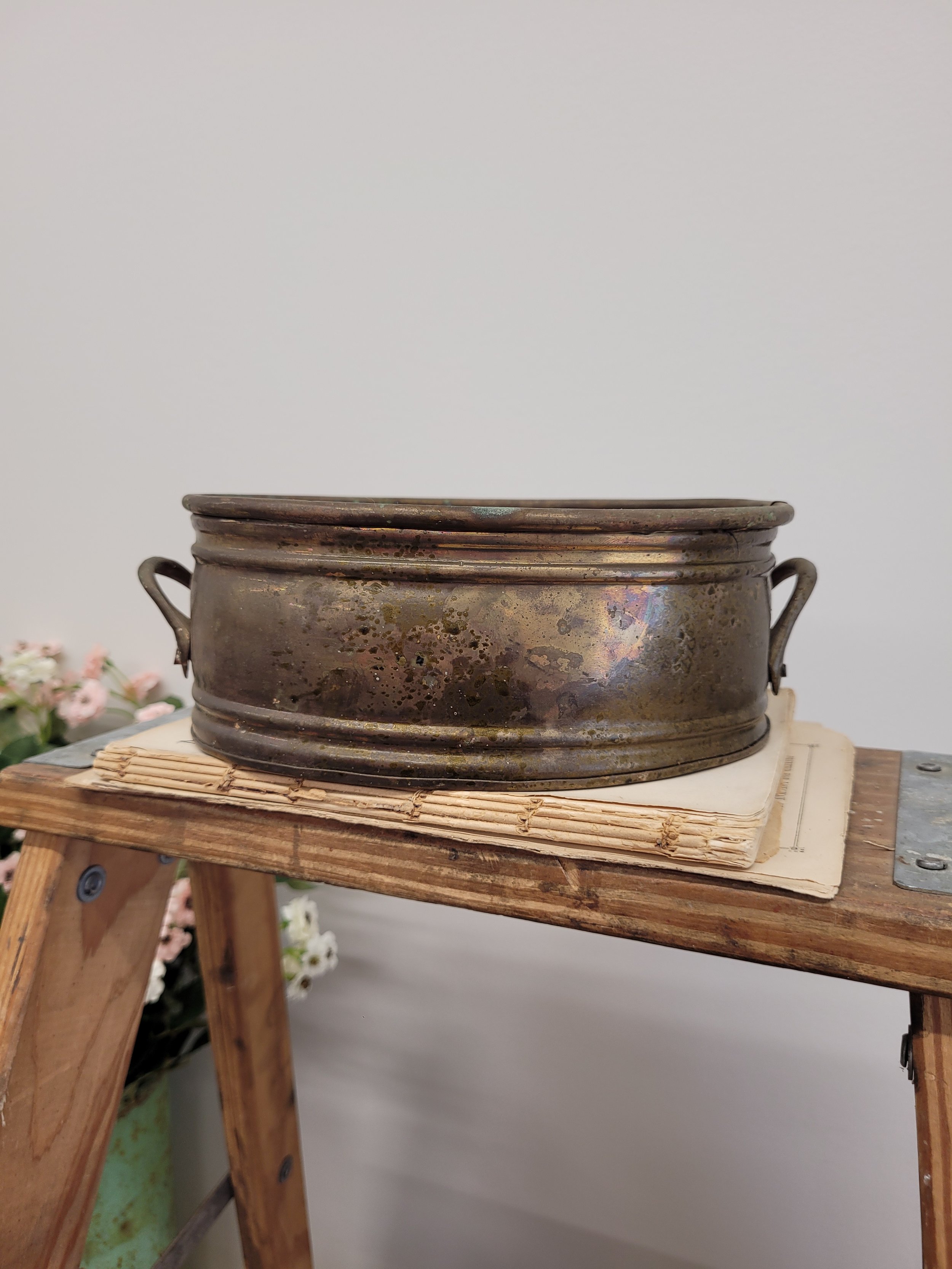 oval brass planter 7.5"