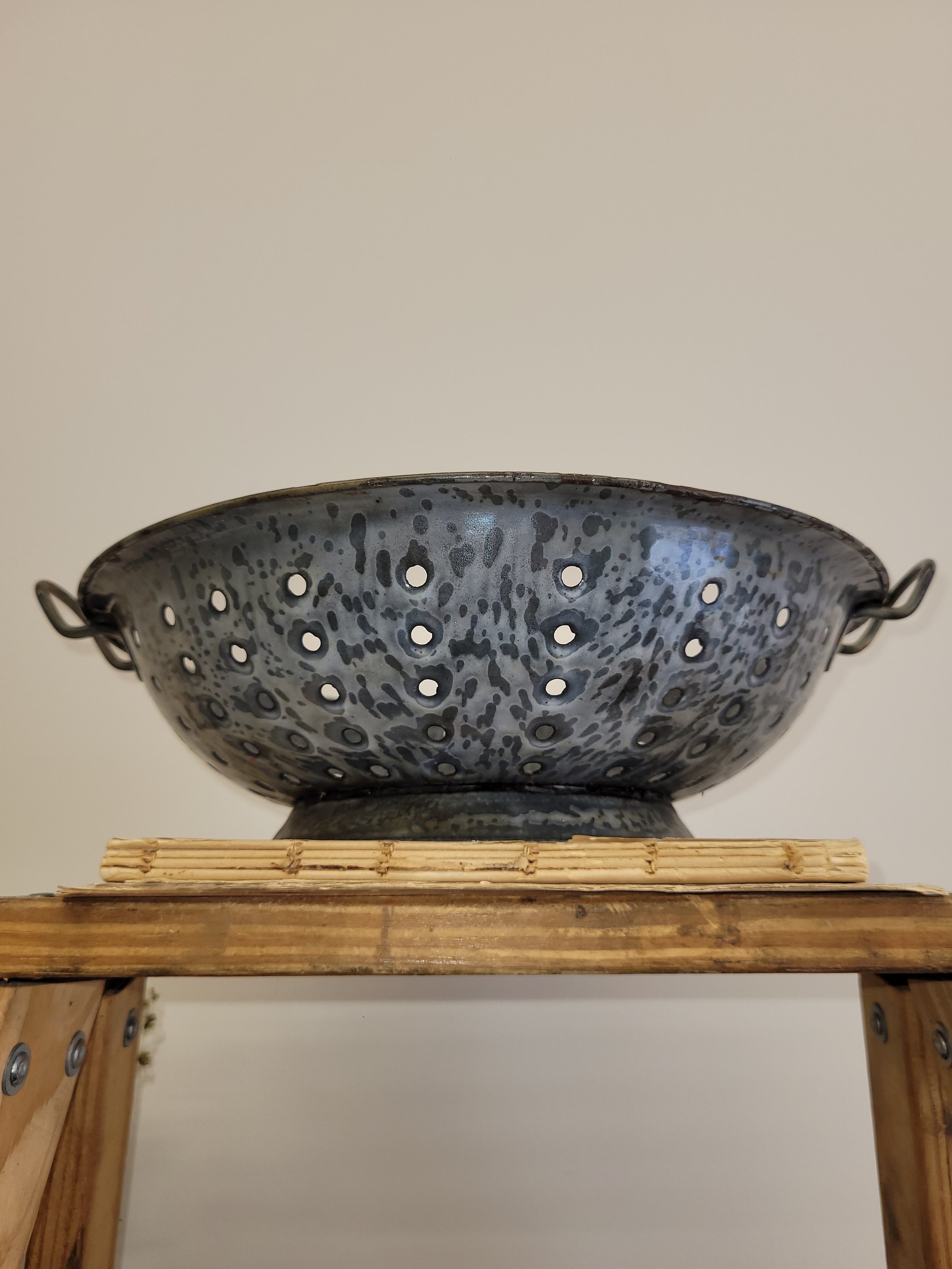 gray enamelware strainer bowl colander