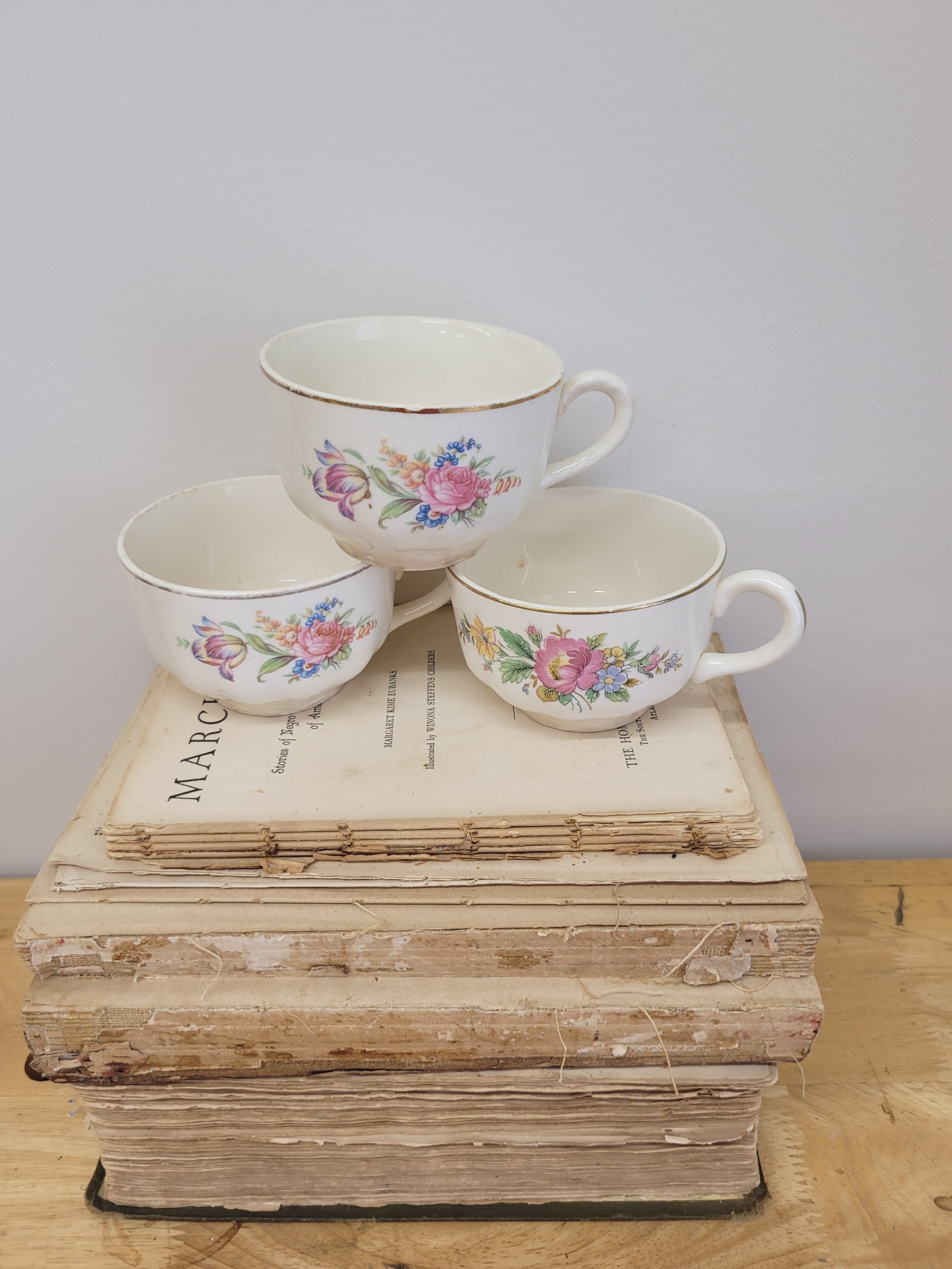 set of 3 floral tea cups