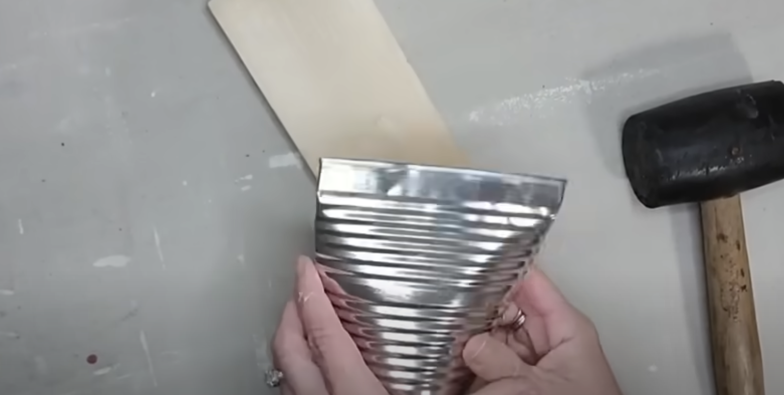 How To Simple & Easy Soup Can DIY Floral Hanging Project