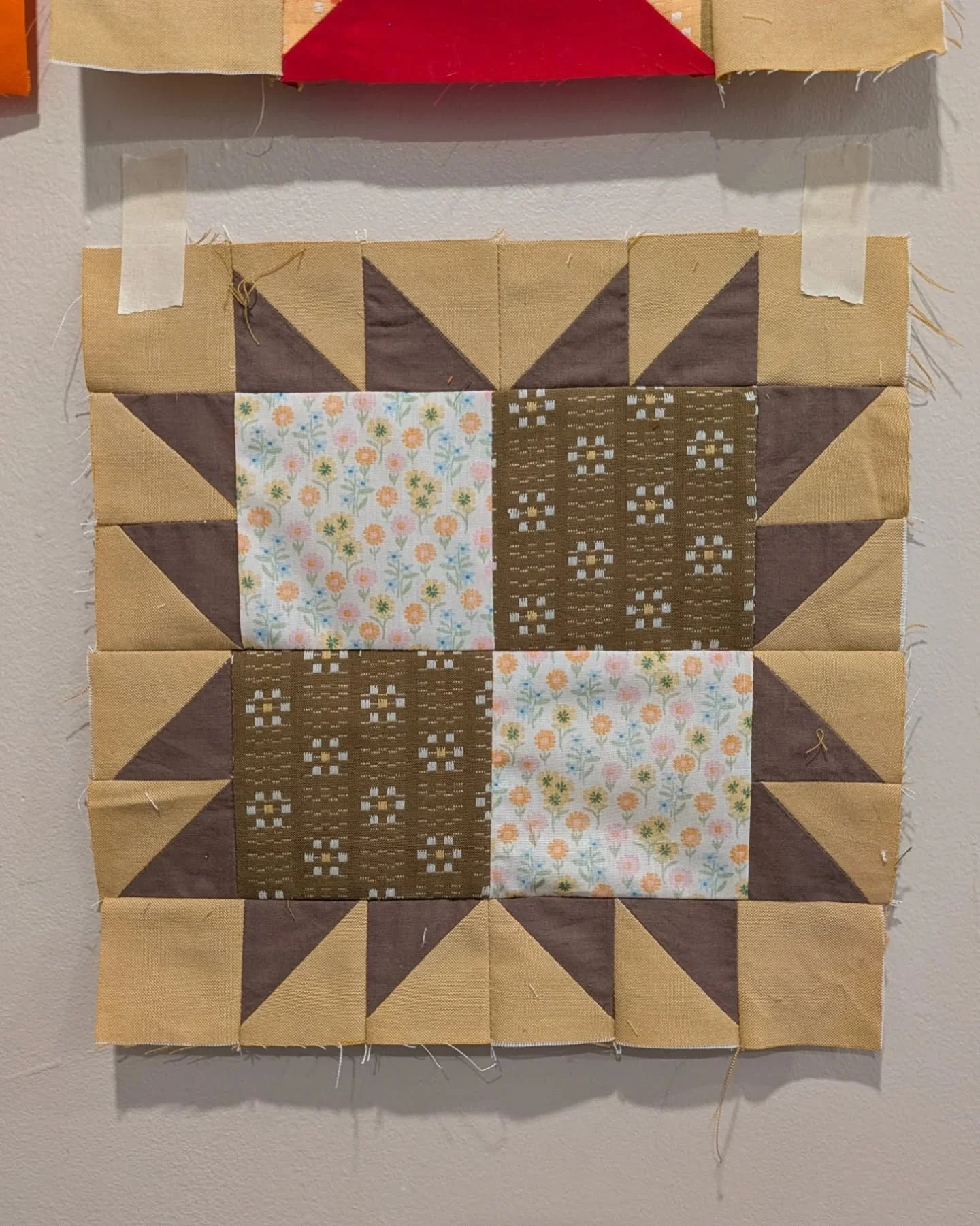 Week three of the #folksamplersewalong might be my favorite so far! Cool name&mdash;&quot;crow's foot&quot;&mdash;no geese&mdash;who I was starting to develop a love-hate relationship with&mdash;and this fabric combo!! Is so sweet!! I was worried abo