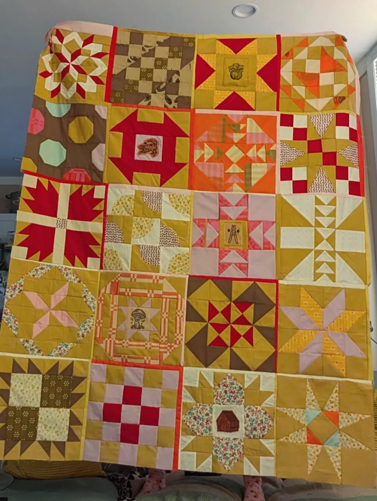 My #folksamplersewalong quilt is finally ready to be quilted!! Like I was chronicling in my posts, my accuracy varied a lot over the course of this project, so all of my blocks were different sizes. I was initially gonna cut them all down to the same