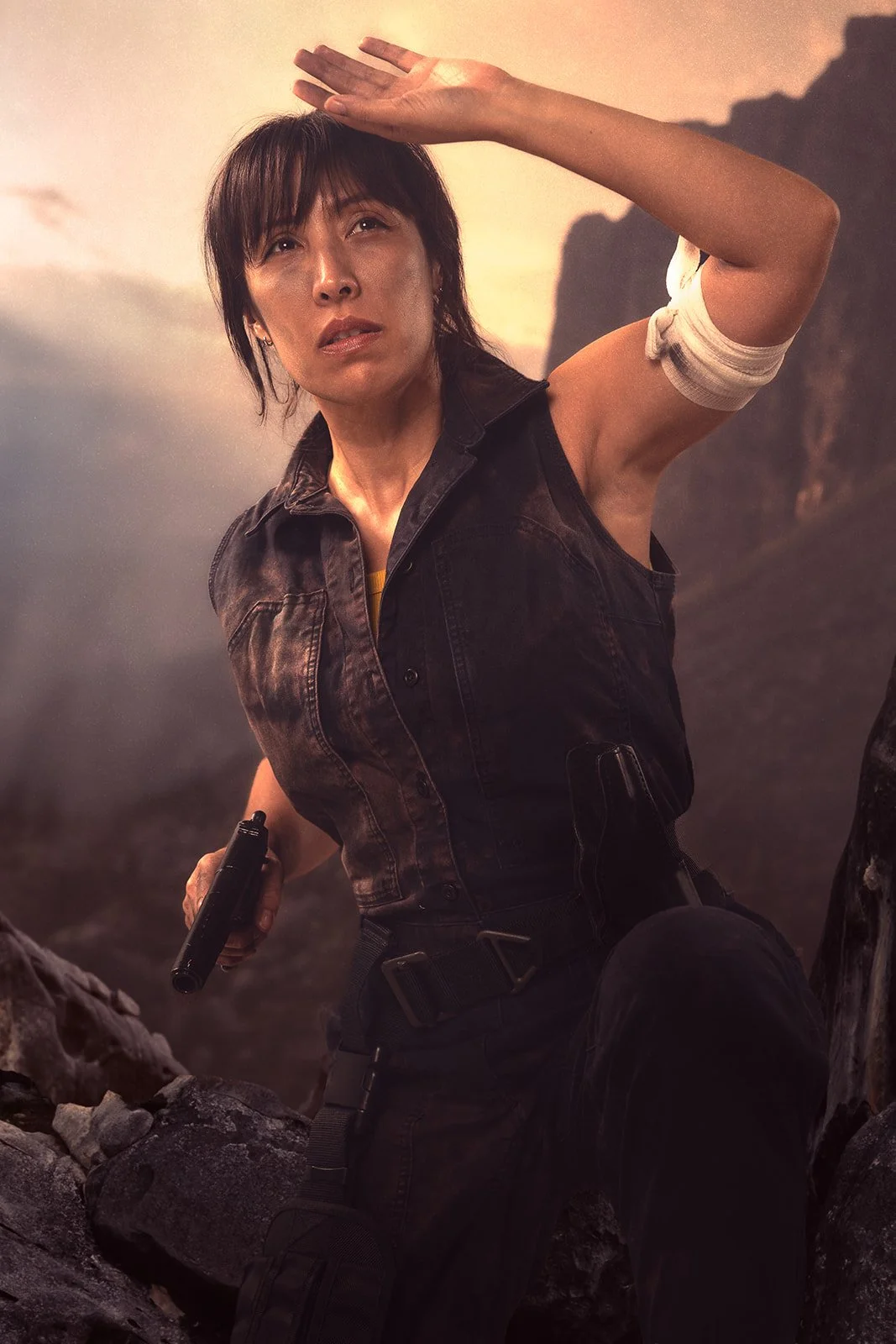 Studio-Sunset-Cosplay-Military-Woman-Pistol.jpg