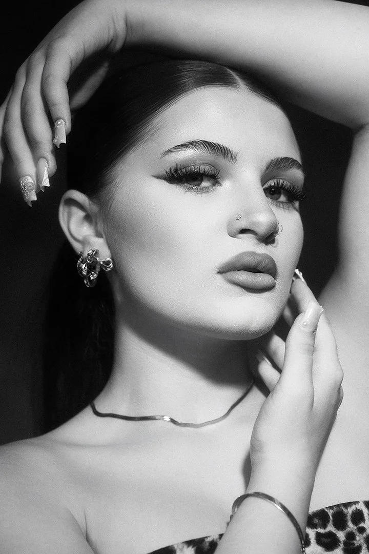 Black and White fashion portrait.jpg