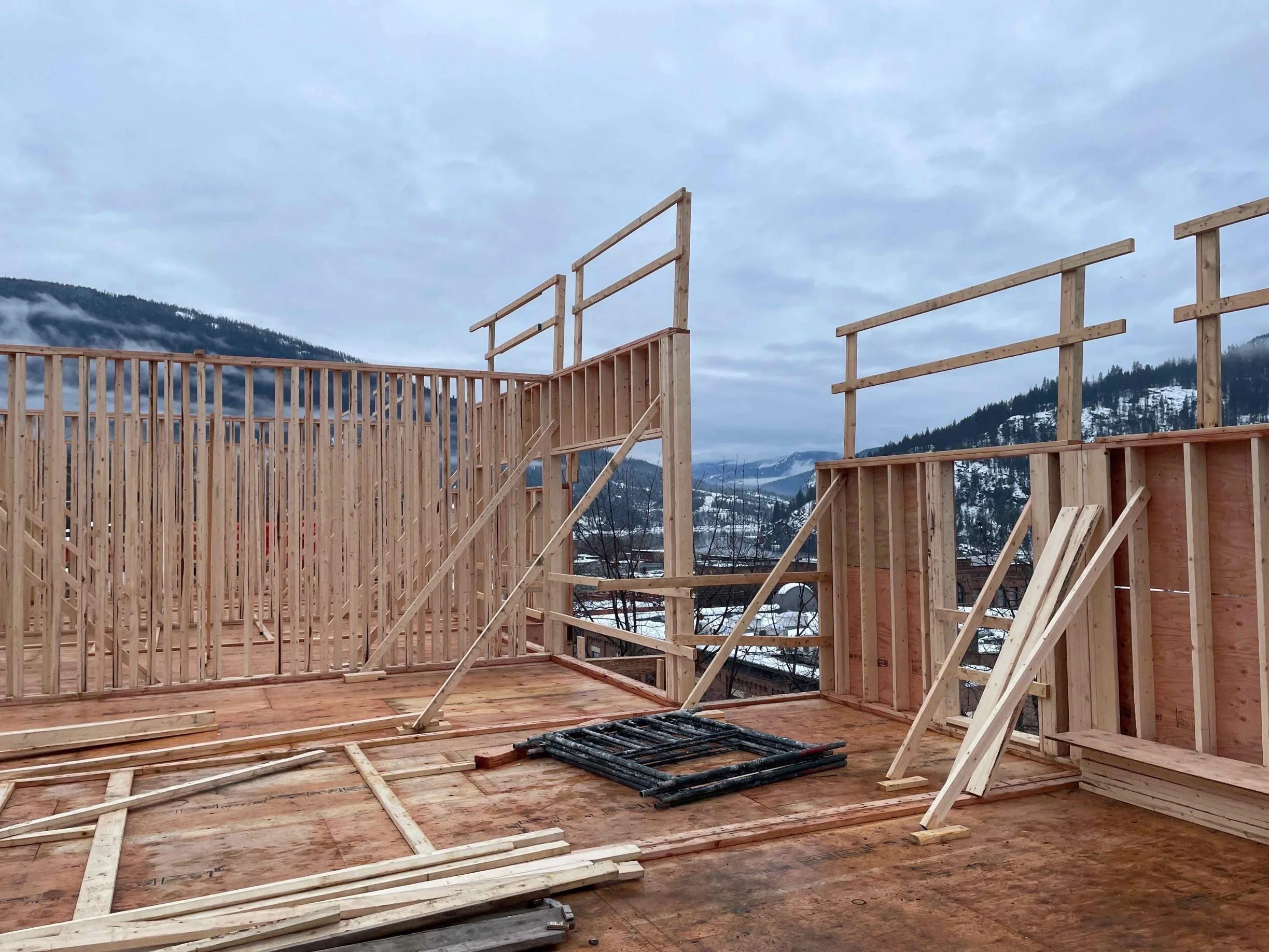 Victoria Mixed-Use Project Prefabricateed Panel Installation Underway