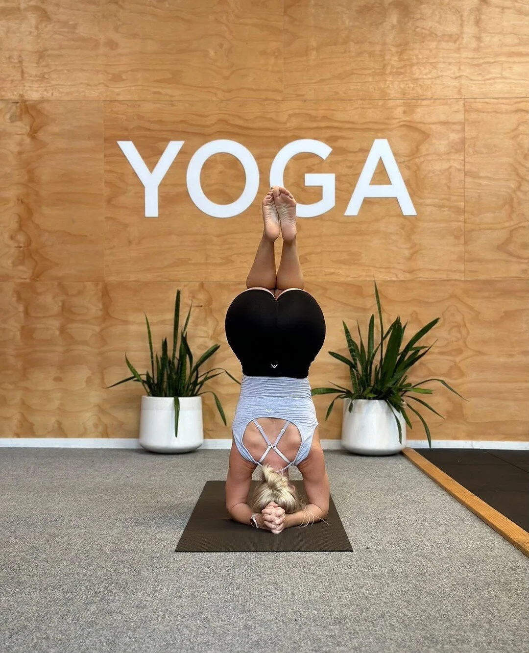 🌟10-DAY PASS FOR ONLY $39.00🌟⁠
⁠
Wondering if you should get yoga into your 2023 schedule? Here is your reason to give it a go today! ⁠
⁠
*offer is only available for a short time, so get in quick!🧘🏼&zwj;♂️