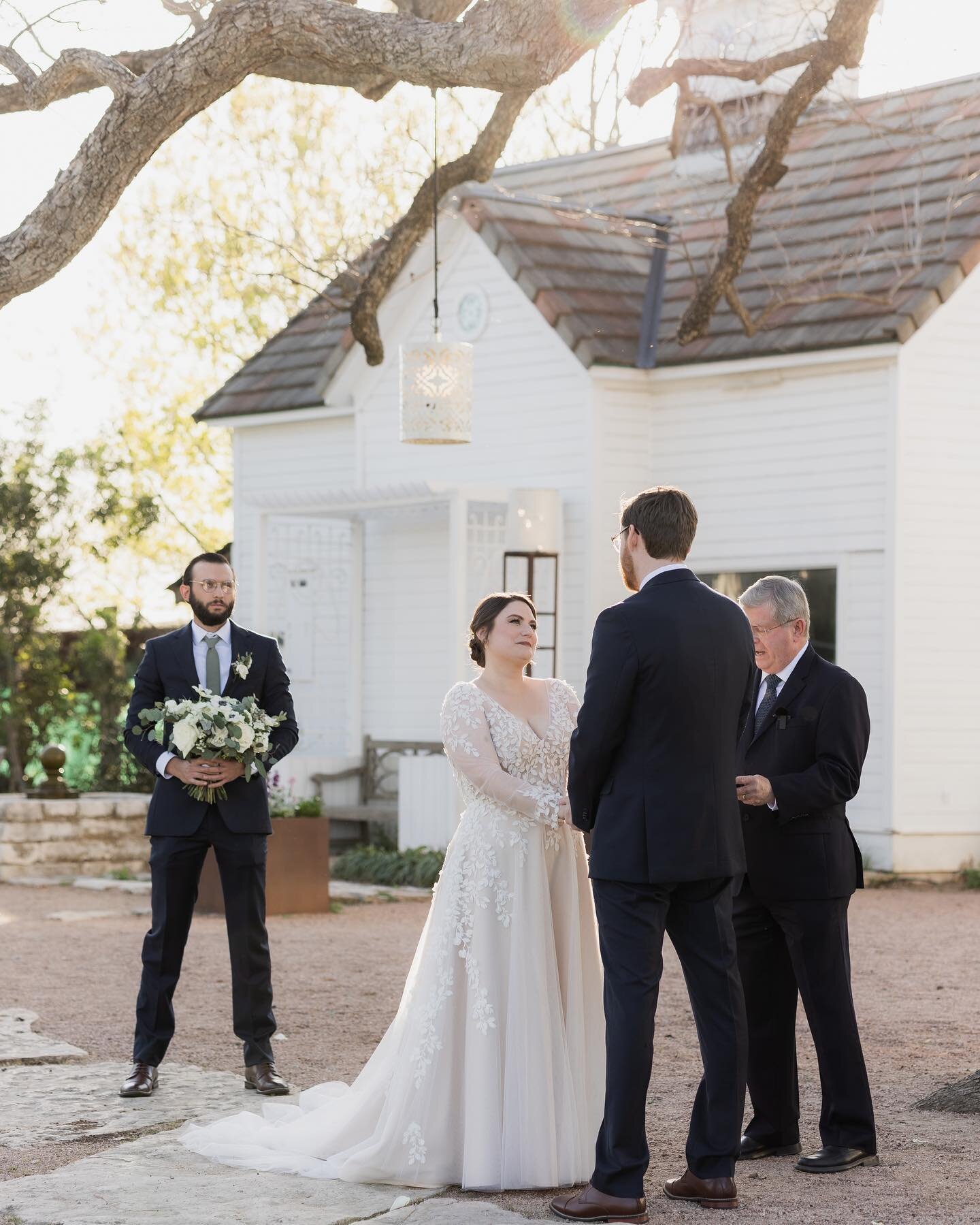 A stunning ceremony at @barrmansion with Nicolle &amp; Carson 🤍