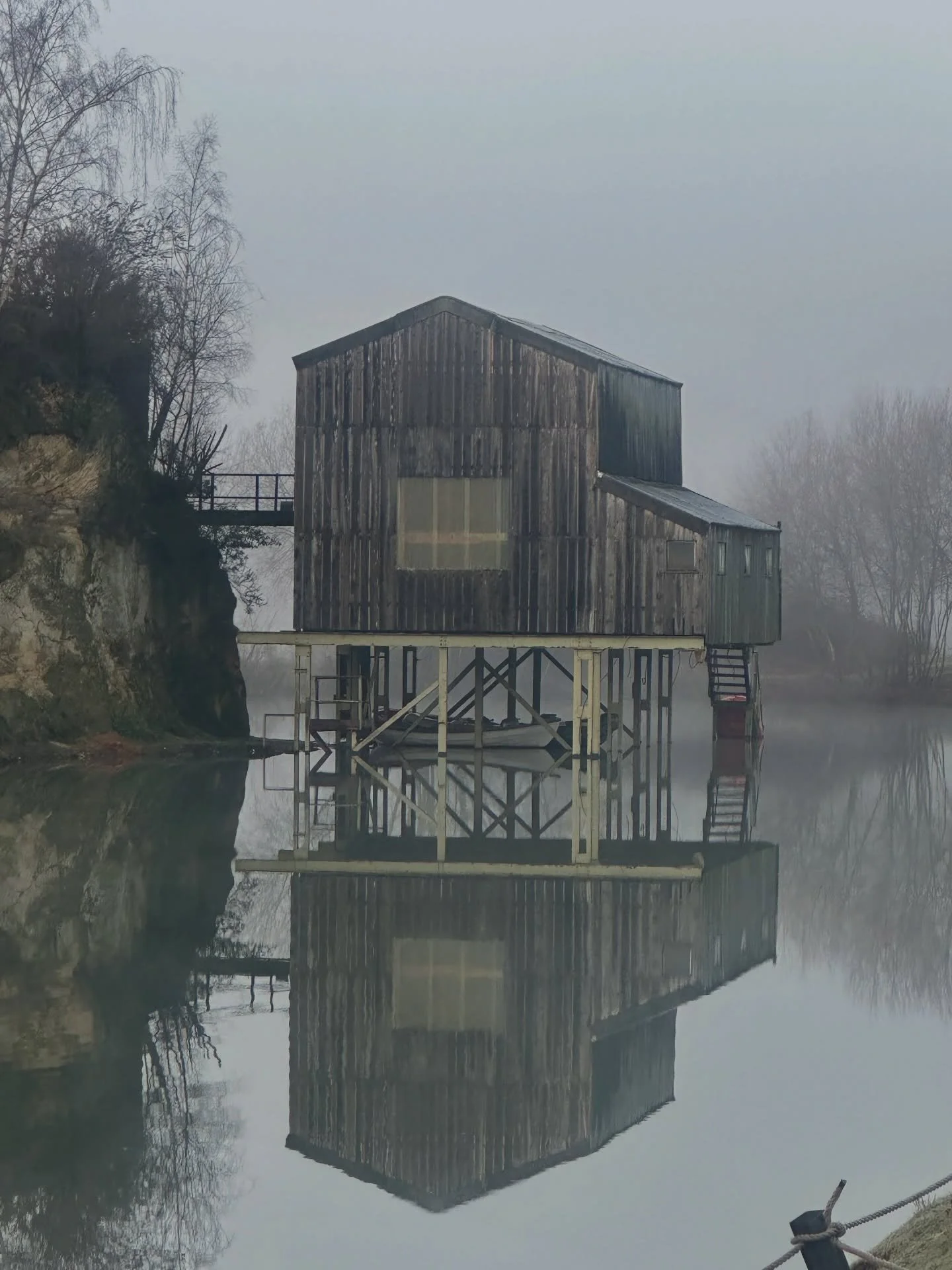 A beautiful picture of buckland park lake yesterday. There was a stunning mist over all of Buckland. It was a picture, one that shows deep tranquility. 

I remember hearing B.K.S Iyengar speaking about the mind. He said &ldquo;The beauty of a lake re