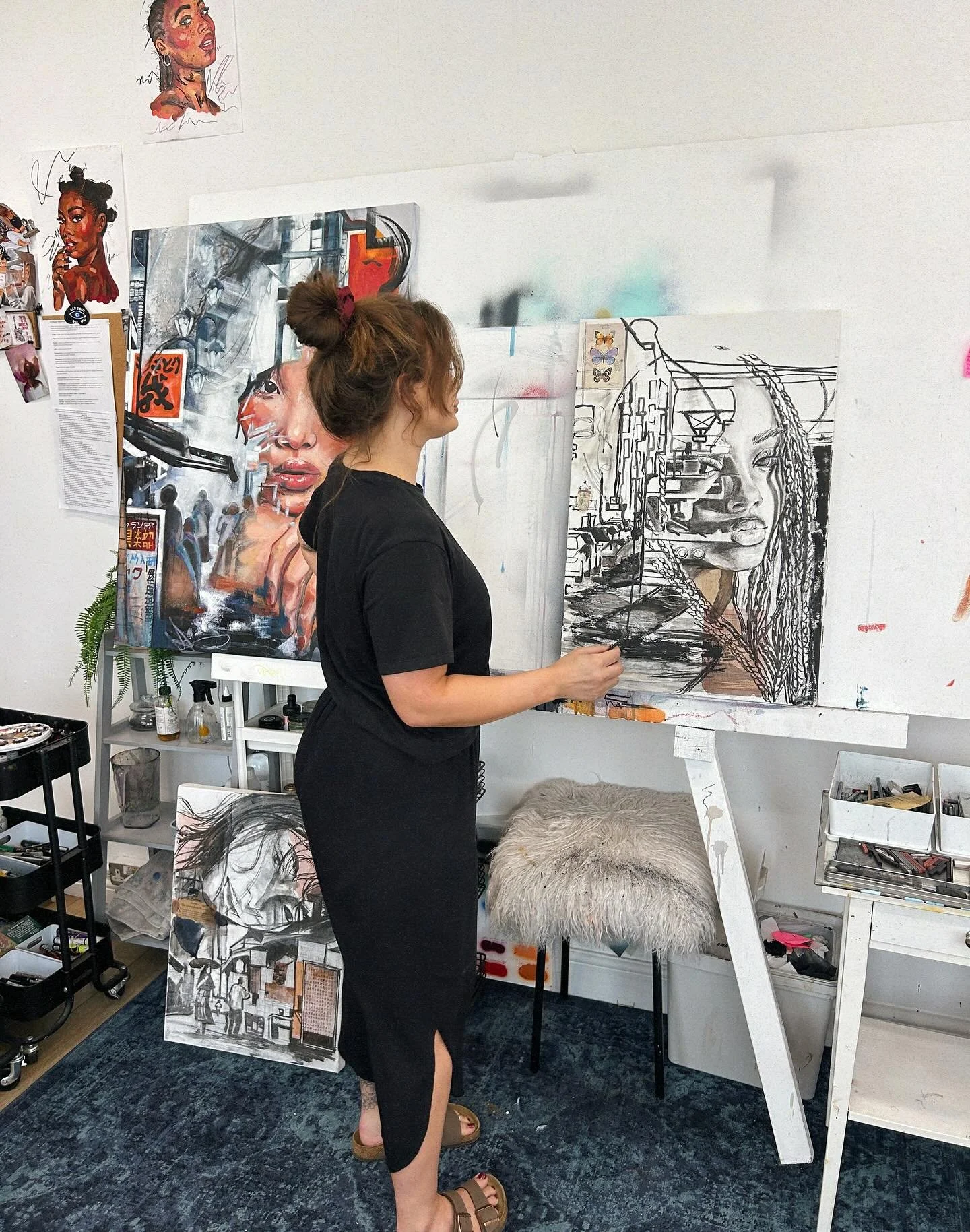 &ldquo;When it comes to art, it is important not to hide the madness.&rdquo;

On the easel lately ❤️&zwj;🔥 My Soul of Place collection is evolving. Which one is your fave?

#cityscapepainting #portraitpainting #ukartist