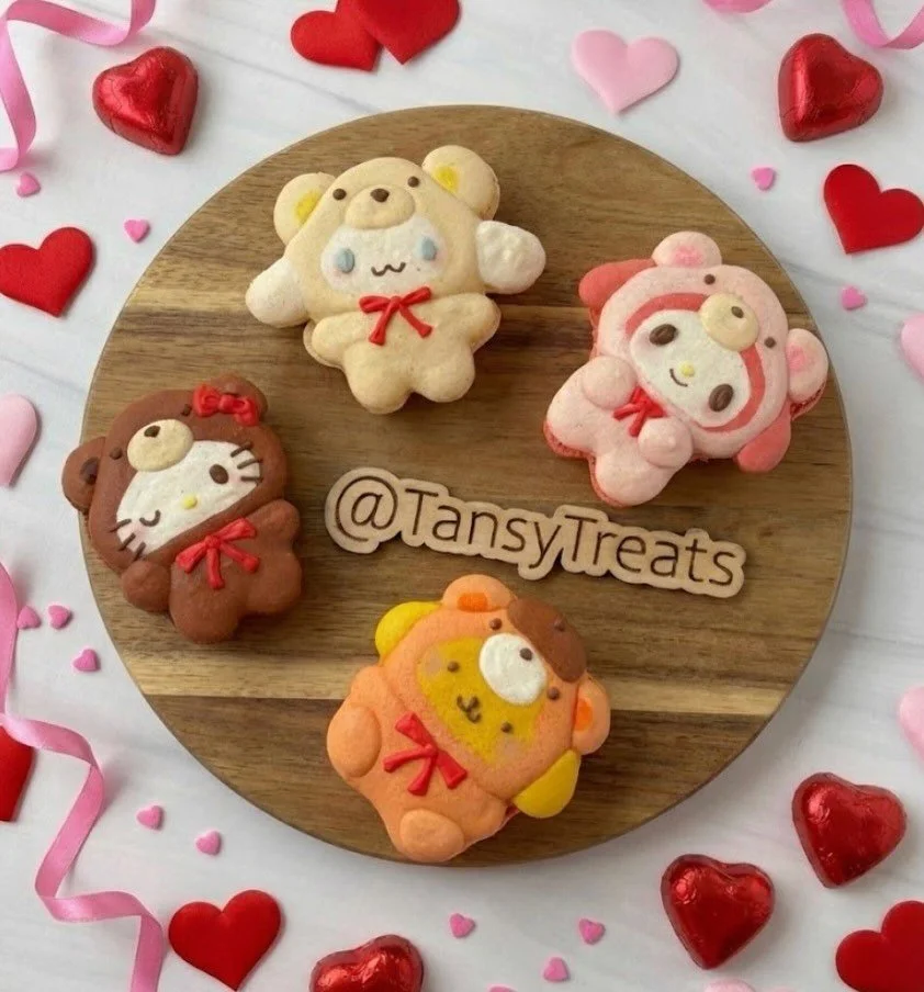 Do you even like your babe if you haven&rsquo;t pre ordered these cuties yet? 🤨 💝 

Link in bio! Time is running out - pre ordered closes on Feb 1st! 💫 

#valentinesmacarons #charactermacarons #sanriomacarons #bayareamacaron #kawaiicookies