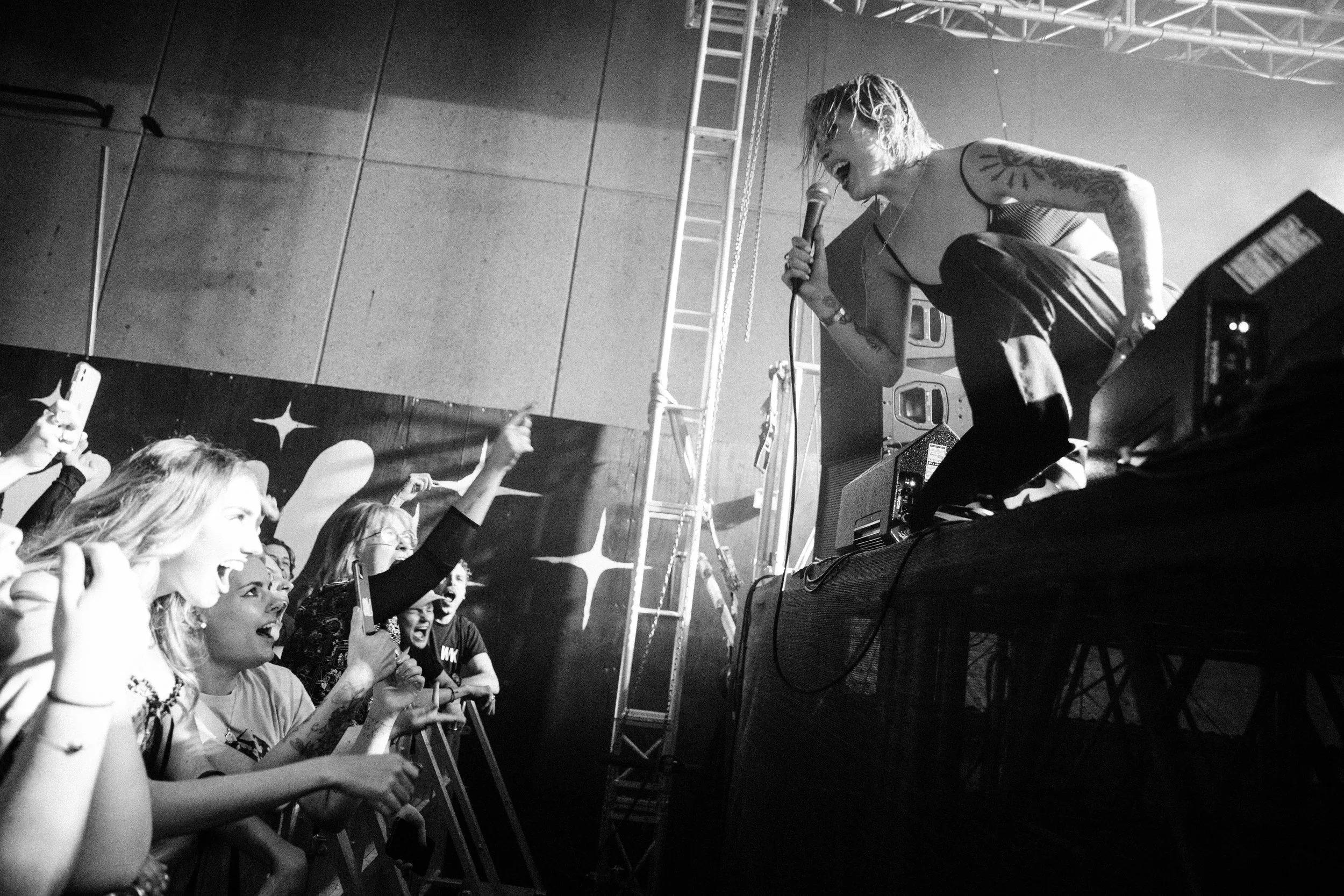 WAAX rock The Brightside for their “Dangerous” Tour - 29/04/22