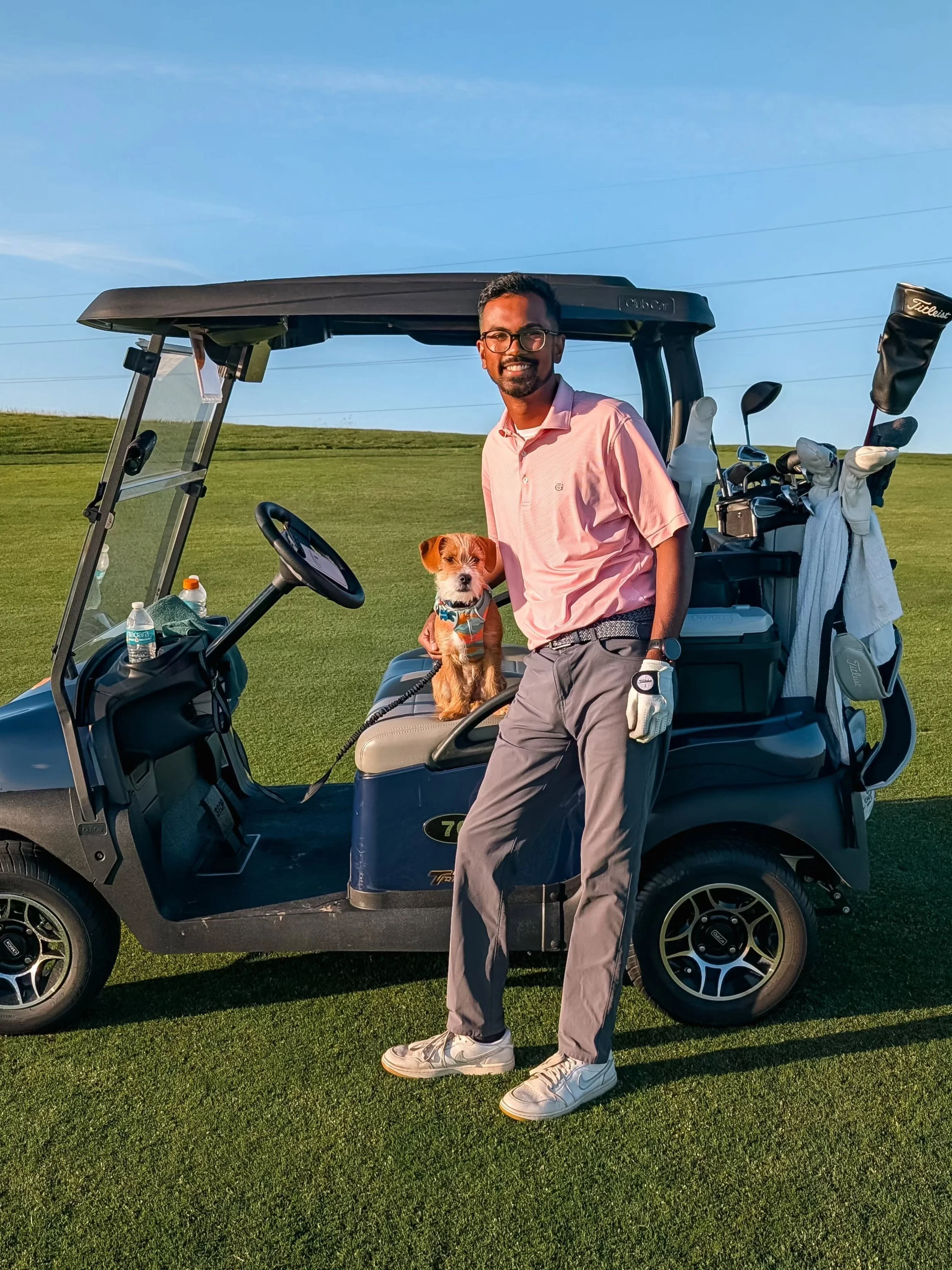 Some vibes from the course this past weekend! Golf game might be in shambles but its always a good time with @figgythegolfdog. Also had a special appearance from my sister! 

#dog #puppy #golfdog #golfstagram
