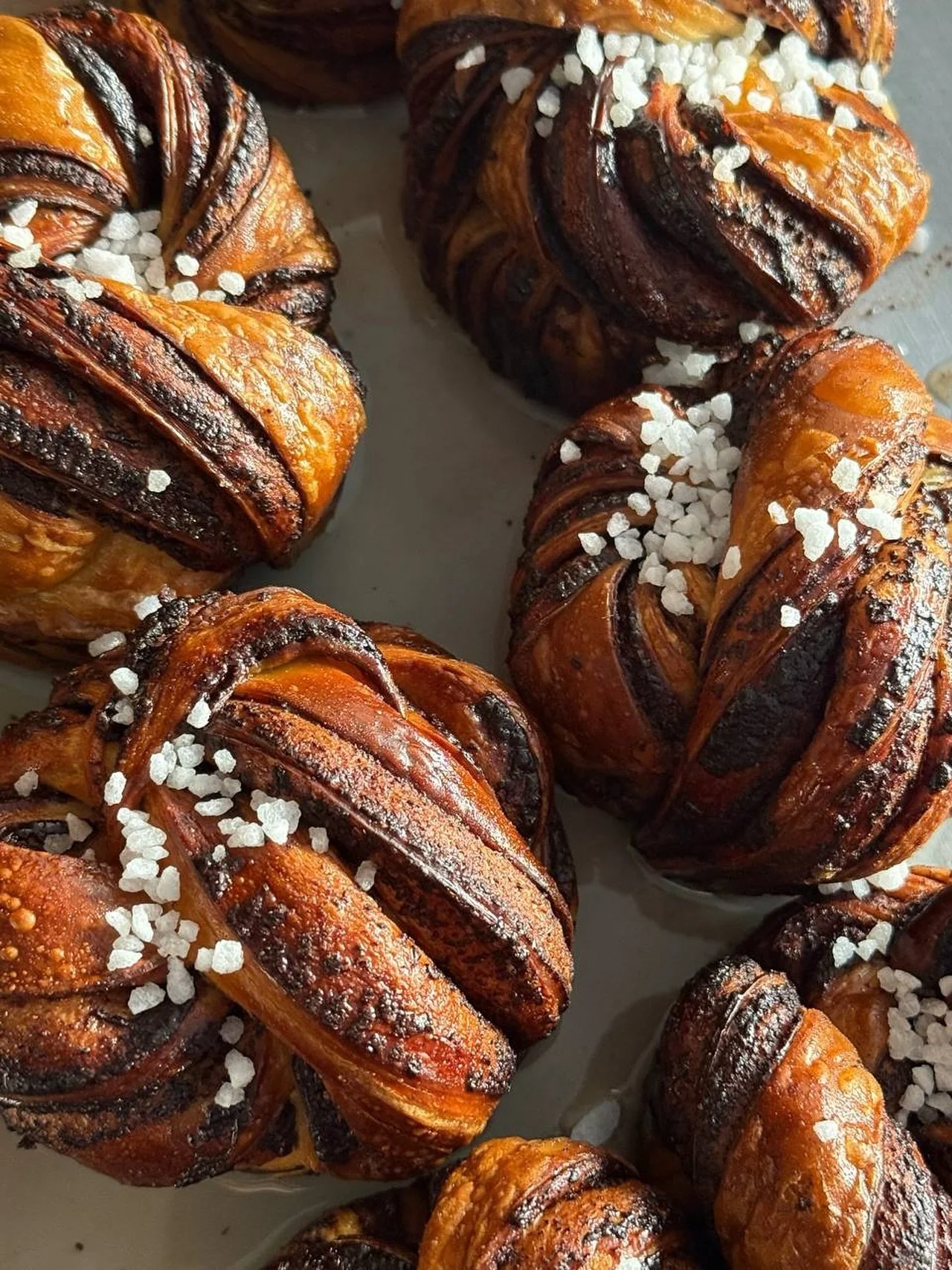 A year of love💛!

Our Chocolate &amp; Cardamom Buns are soft, syrupy, and infused with warm spices. We introduced this recipe just over a year ago, and it&rsquo;s since become one of our bestsellers. Spice lovers - this one&rsquo;s for you! 

#pastr