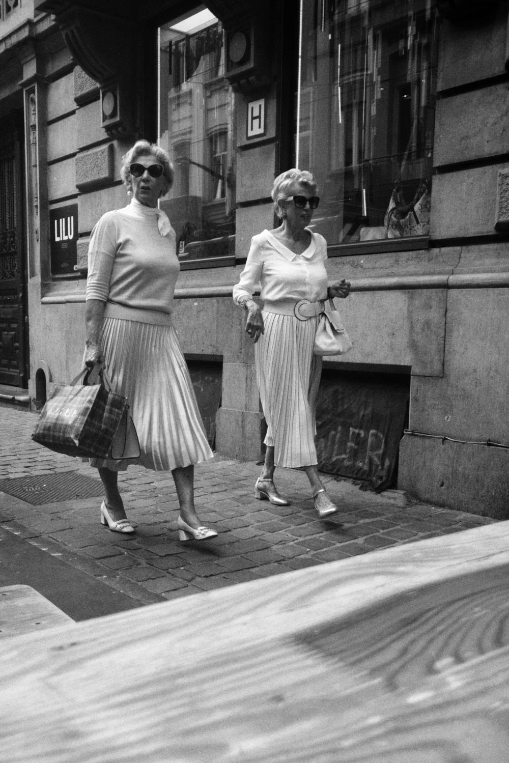 4 | ceux qui passent