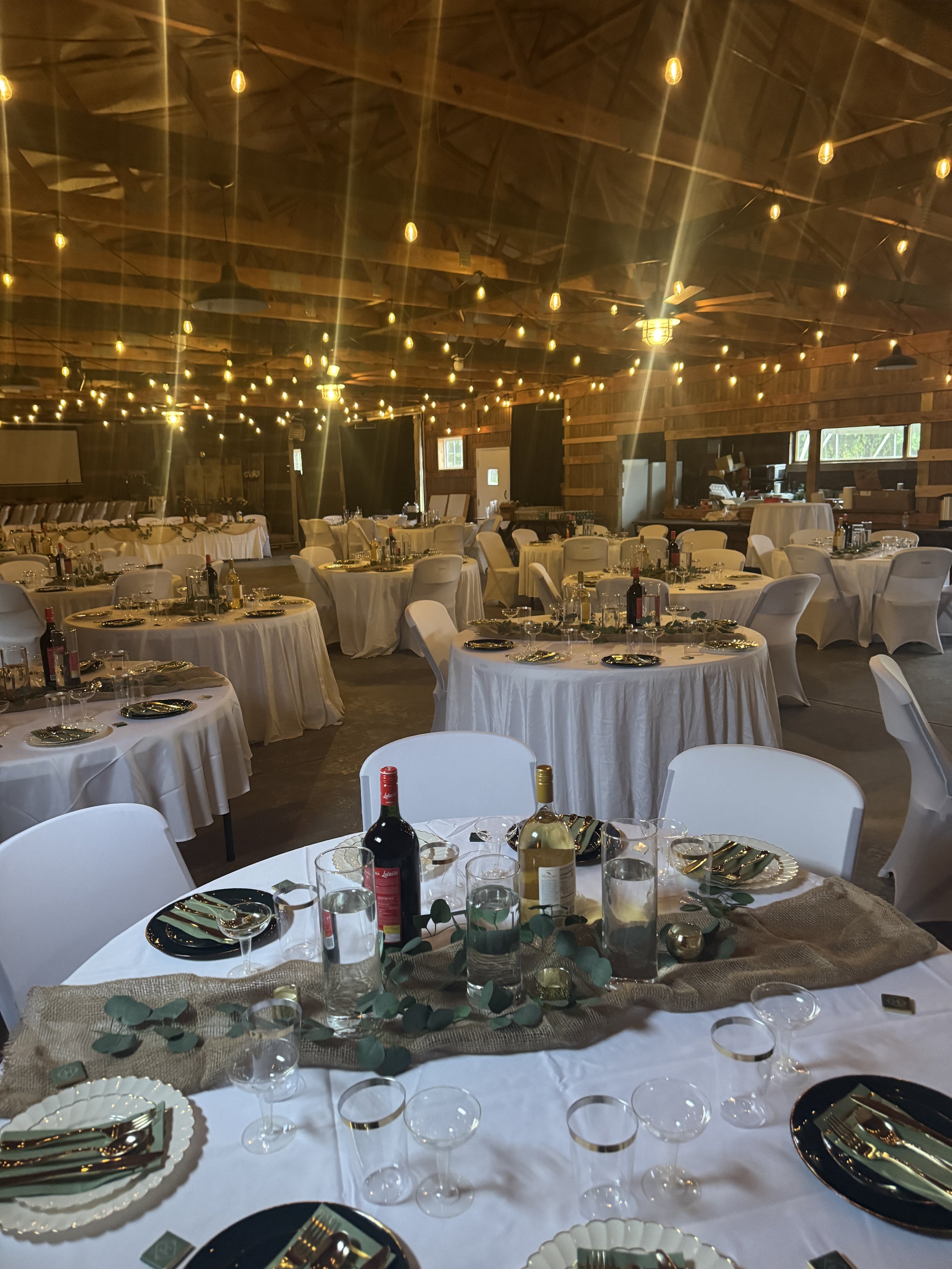 Wedding with round and rectangle tables