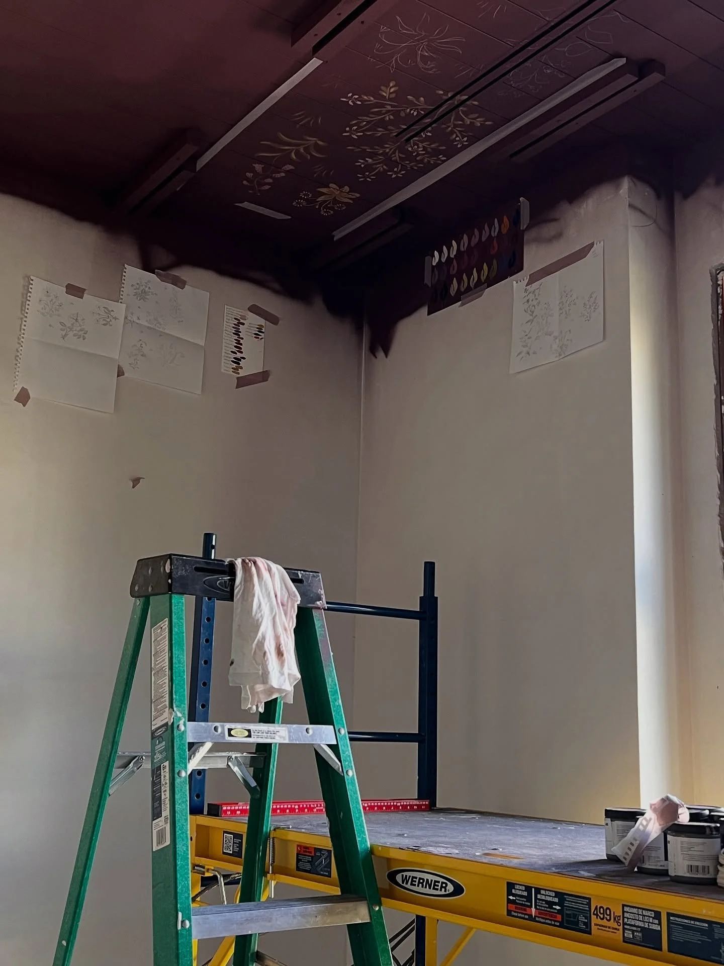Turning a ceiling into a medieval tapestry for @kbshowhouse and @sarahstaceyinteriordesign