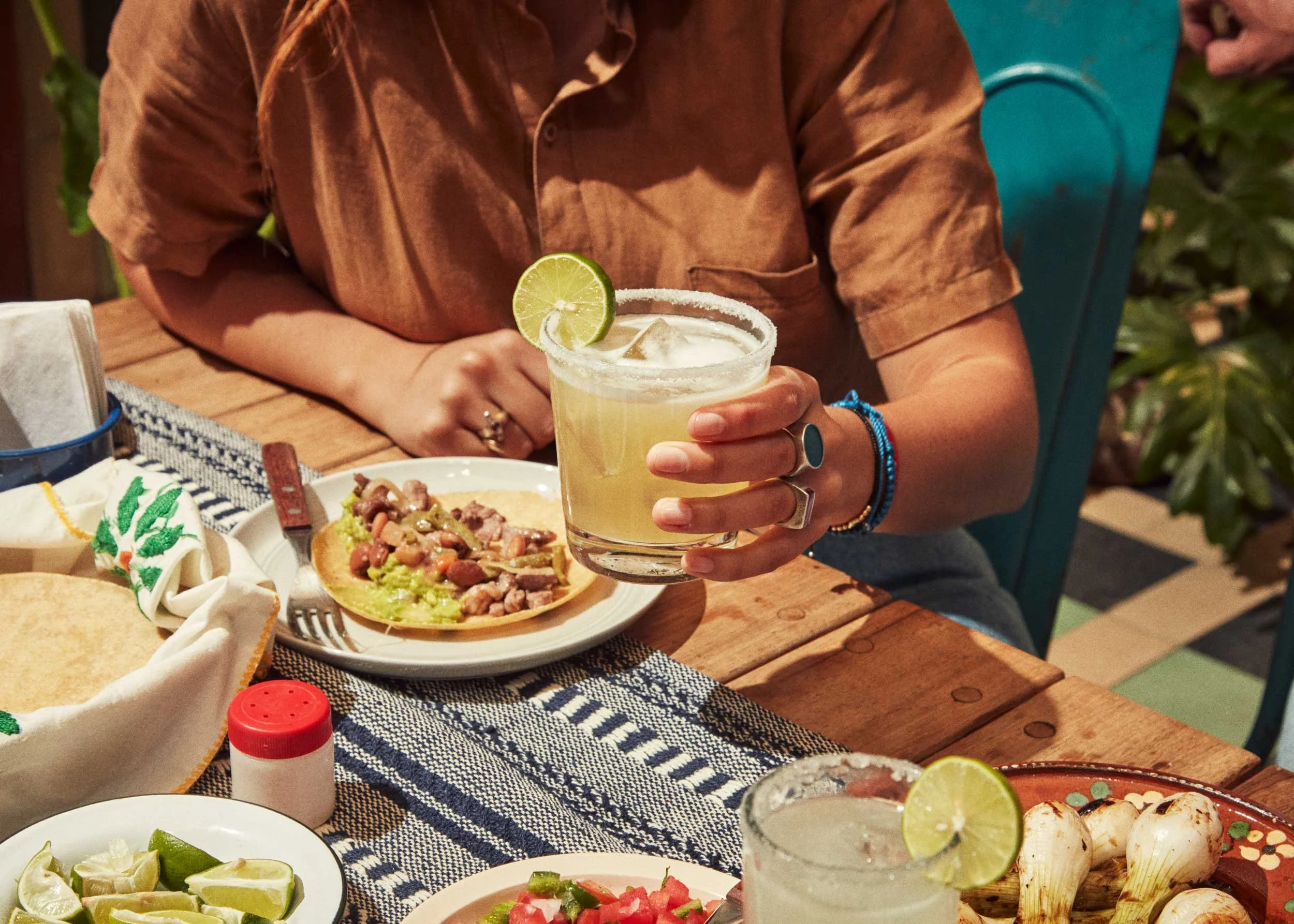 Drinks_Table_Setup3_0503.jpg
