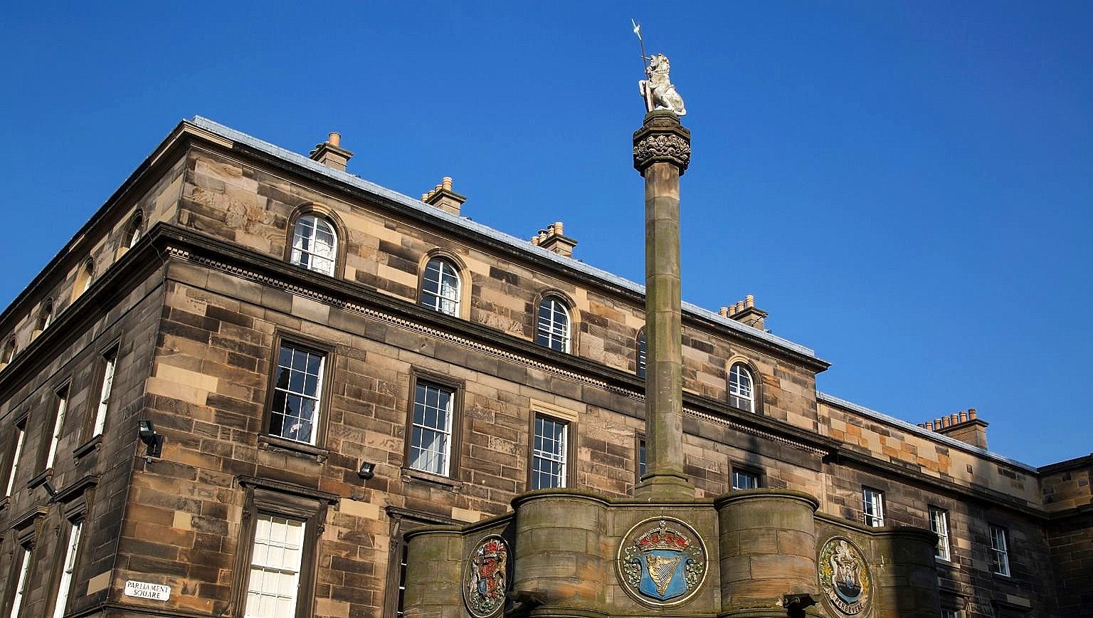 Scotland And Its Unicorns - A Love Story