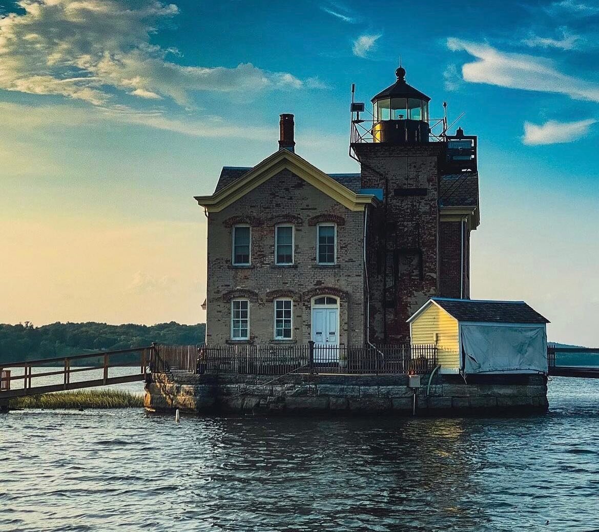 Good morning world! It will be a gorgeous day in Hudson Valley today! Come visit Saugerties&rsquo; Lighthouse @saugertieslighthouse , it is a super easy hike and feels like you are on a mini vacation, the path is sandy and tall grasses make a beautif
