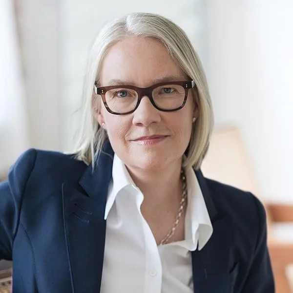 Portrait of thriller author Catharin Fitton