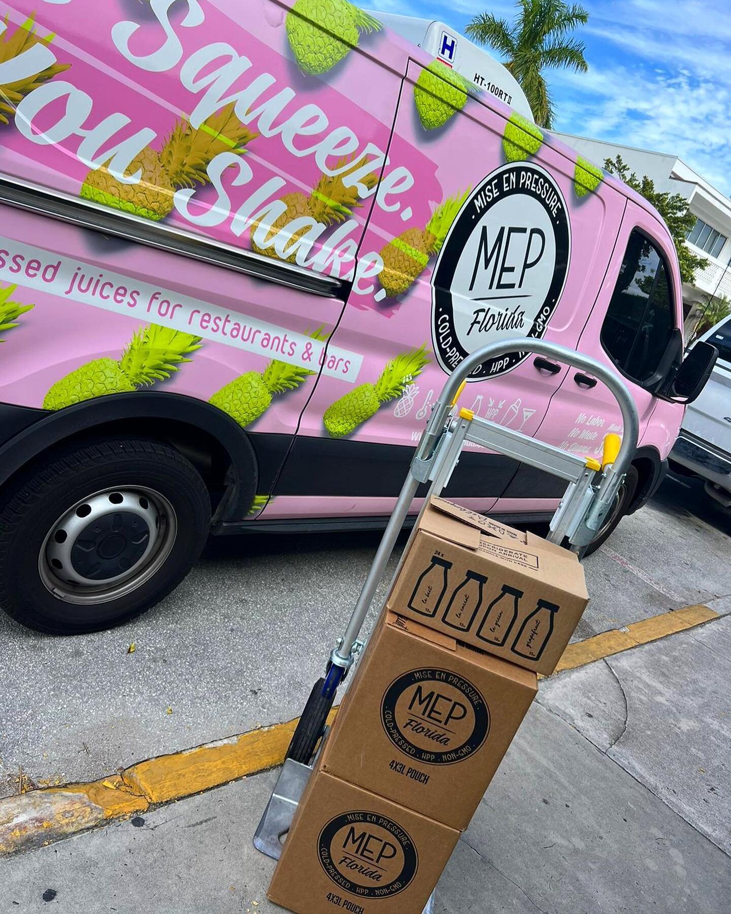 Next day delivery, 6 days a week, that&rsquo;s how we roll 🚐 📦 🔜 
&bull;
@m.e.p.florida 
@coldpressedmiami 
@magiccitygarnish 
&bull;
&bull;

&bull;
&bull;
#miami #cocktails #coldpressedjuice #bartender #bartenders #mixologist #mixologistlife #mia