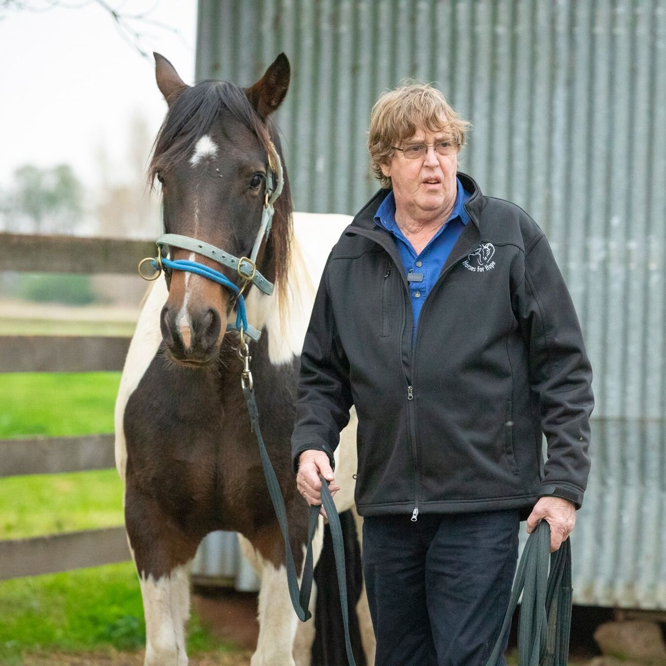 Colin and Phoenix &quot;Neither take their work lightly&quot; 

This moment was captured during a filming session last year, just moments before it started raining.

#horsesforhope #equineassistednarrativetherapy #equinetherapy  #goulburnvalley