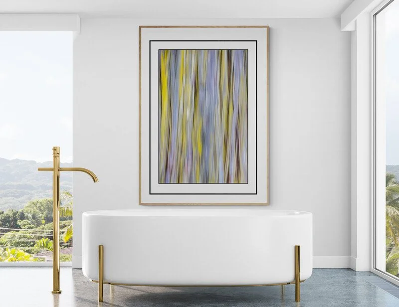 Modern_bathroom_with_elevated_tropical_view.jpg