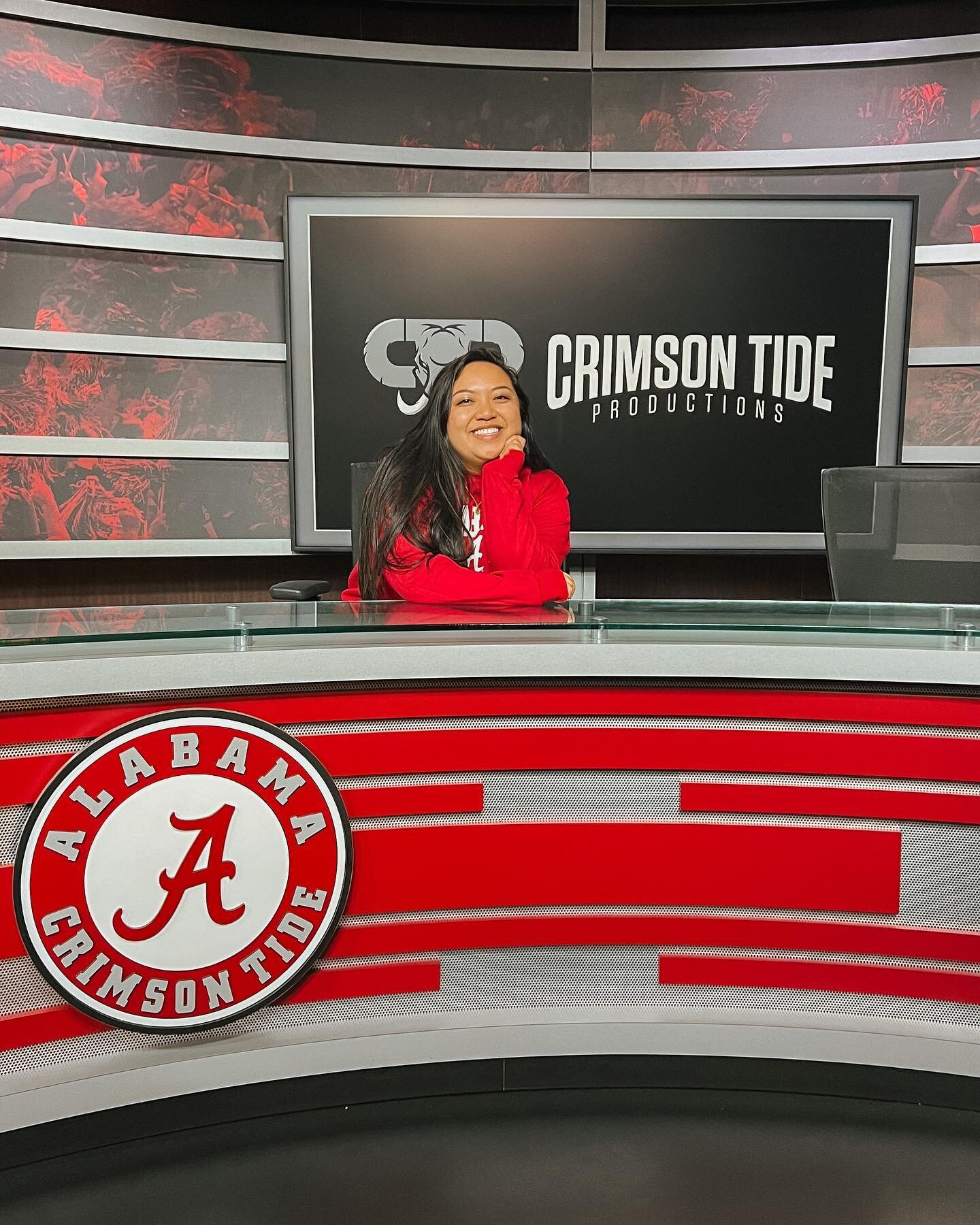 ROLL TIDE 🌊✨

Had an AMAZING time at the University of Alabama! Loved having the opportunity to chat with students and inspire them to pursue a creative career with the help of Adobe Express! Ngl, this was one of the more challenging trips I&rsquo;v