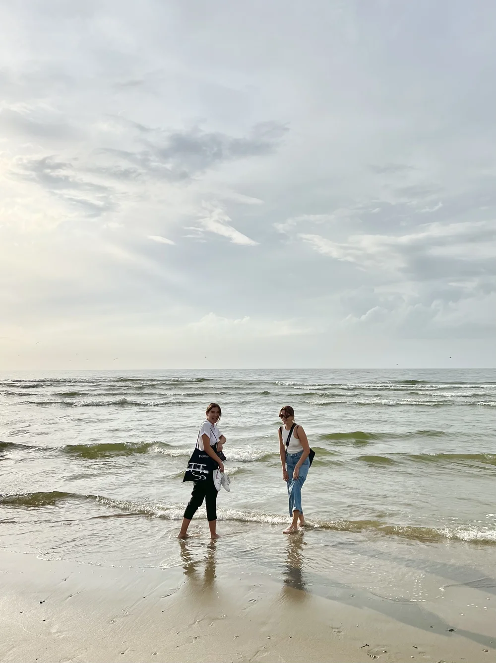  Mathilde and Tina in the ocean. 