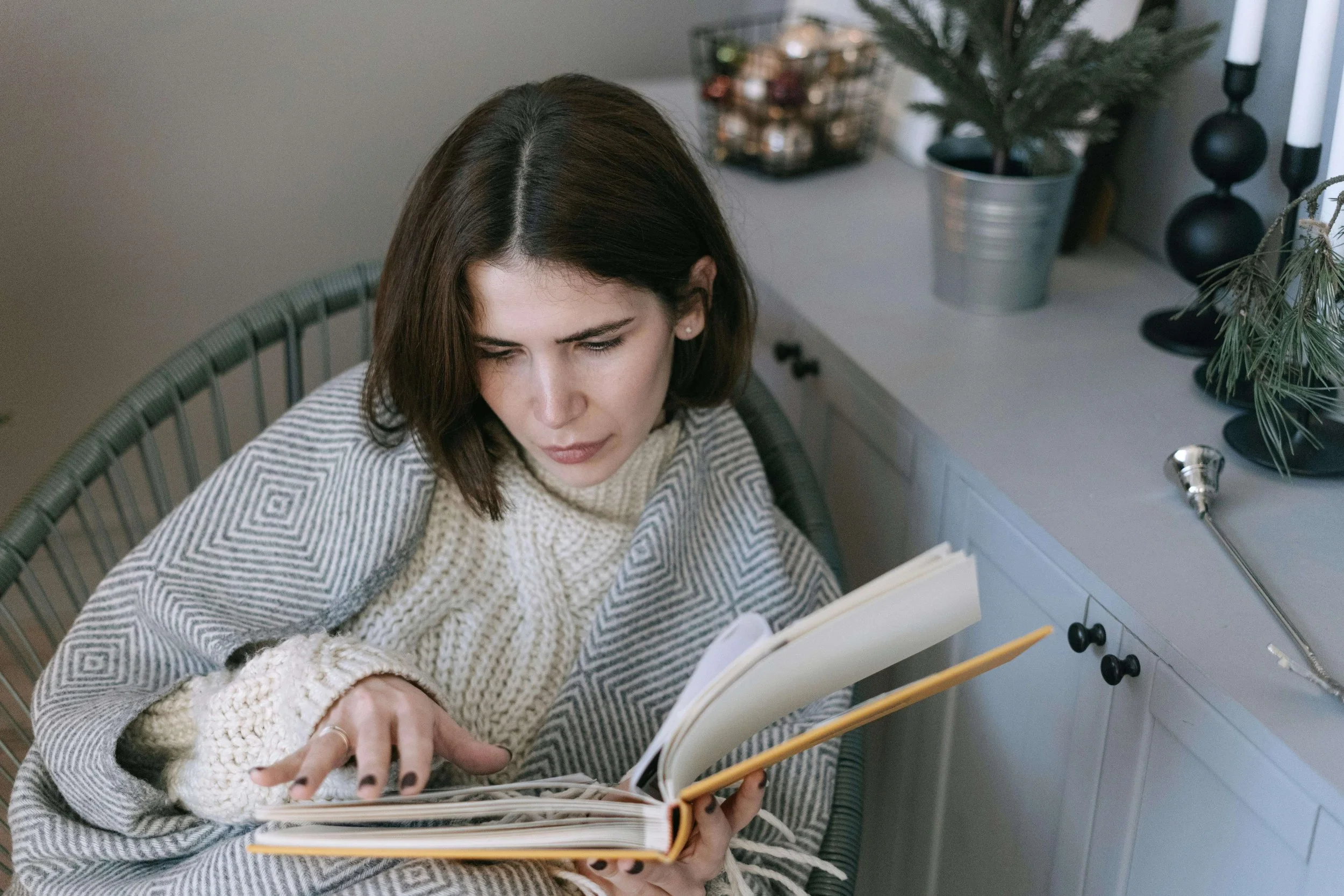 Loss Isn’t Just in Your Head: Navigating the Holidays with Somatic Therapy for Grief in Carlsbad, CA