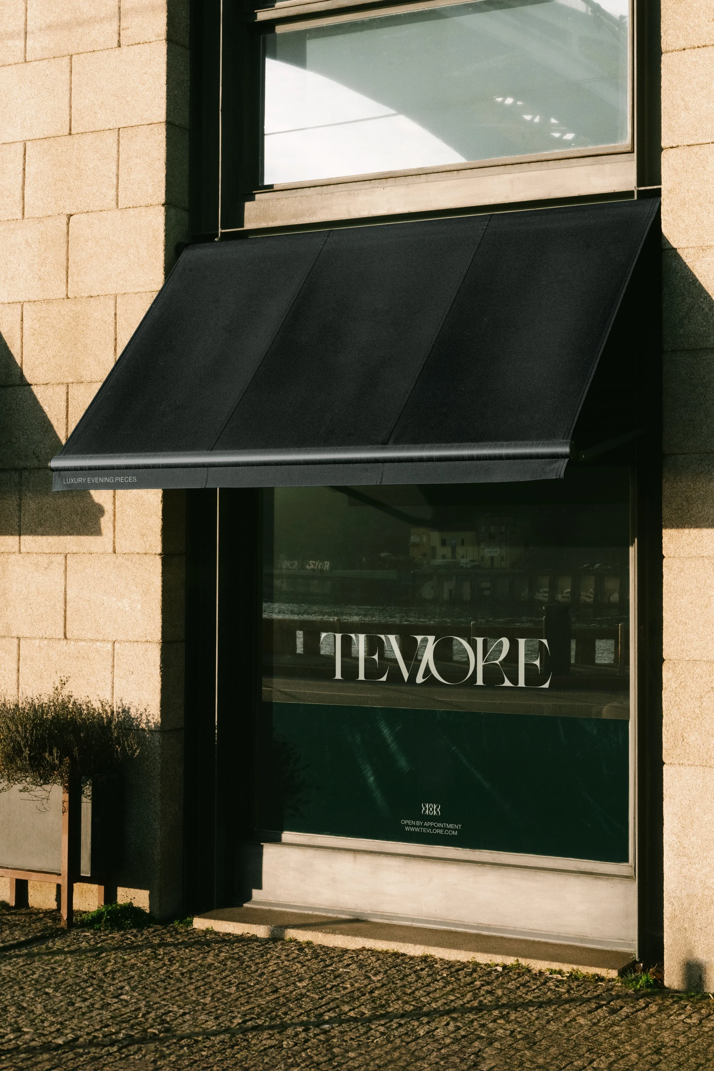 TEVLORE | BRAND IDENTITY + PACKAGING