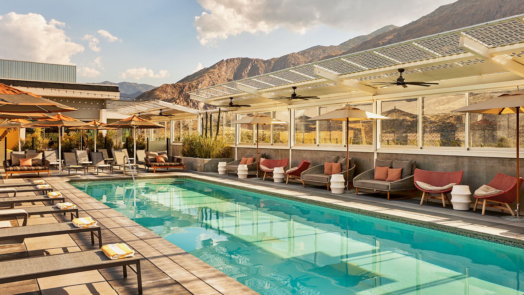 18-rooftop-pool.jpg
