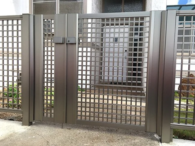 Square Style Gate