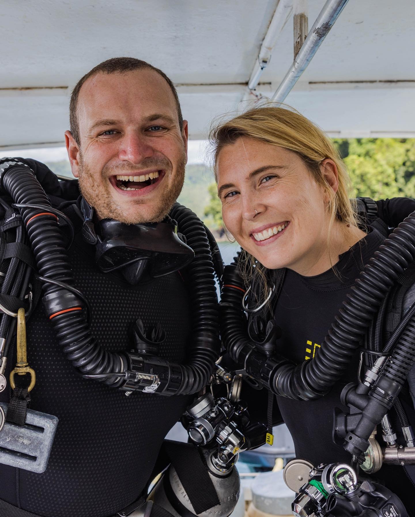 A couple of joyful moments with our wonderful crew on the very last dive on the last underwater shoot for #SecretsOfTheOctopus 🤿 🎥 🩵 

We were part of a team that spent over 1000 hours underwater shooting this series, and it premiers on @disneyplu