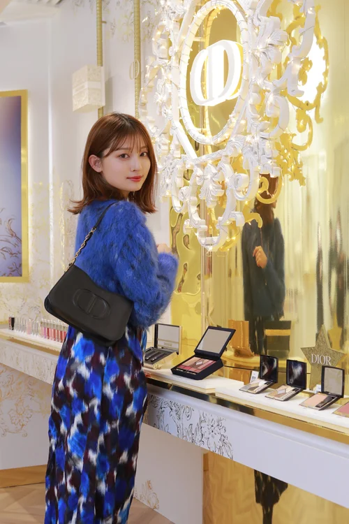 DIOR 幻想的な輝きに包まれる ディオール ホリデー イベント「ガーデン