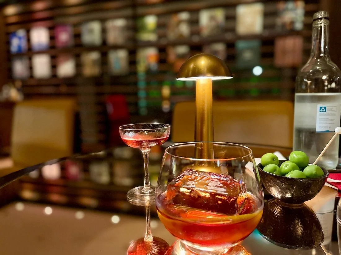 An evening shaped by design, light, and taste.

Bar 45 &mdash; where the rhythm of the city softens into an experience.

Luxury Experiences, Performing Arts / Culture
#STARRingMAGAZINE
#LuxuryExperiences
#DesignAndCulture
#Bar45
#45ParkLane