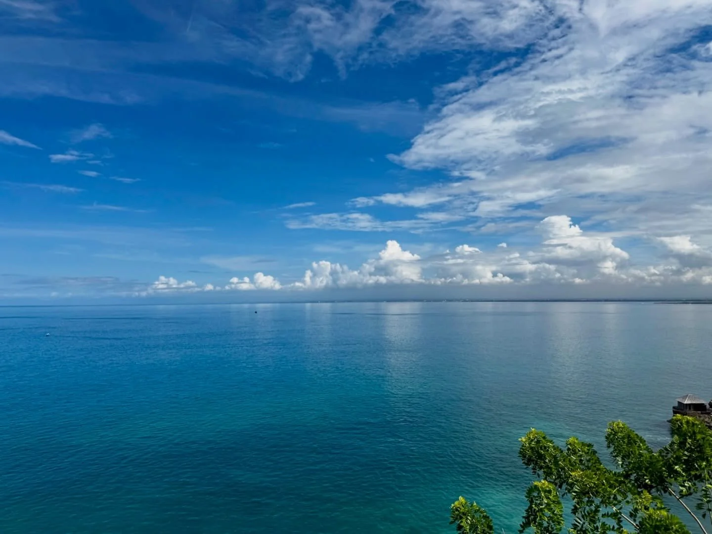 Starring the horizon.

Bali, Indonesia.

Endless blue, uninterrupted.

&mdash;

Luxury Experiences / Travel / Performing Arts / Culture
STARRing MAGAZINE

#STARRingWorld
#OceanView
#LuxuryTravel
#TravelMoments
#BaliLife