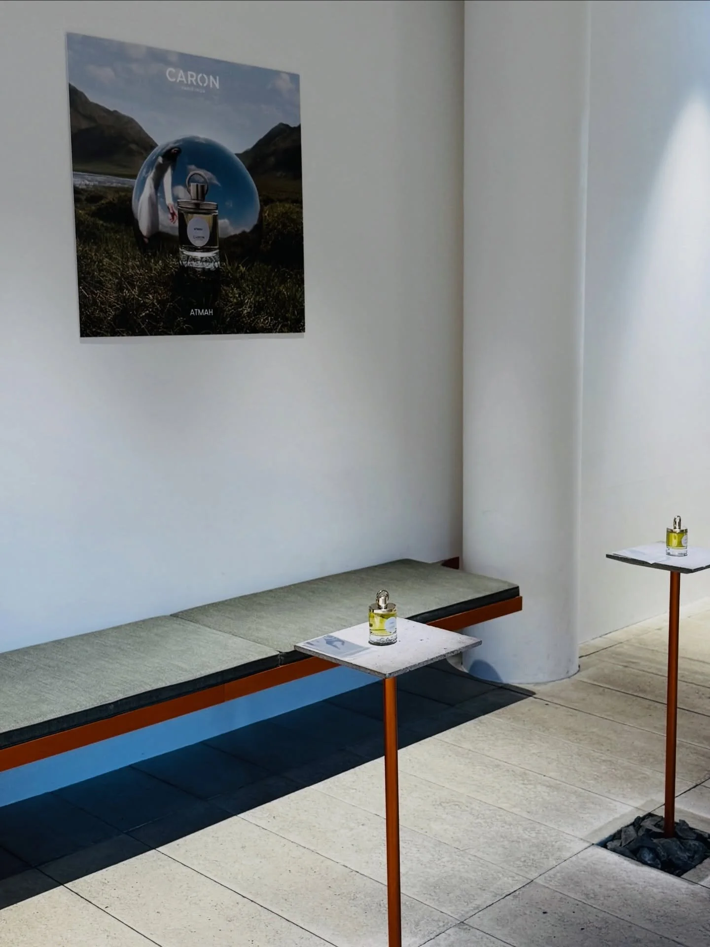 Light meets stone.

Introducing ATMAH by Parfums Caron.

A new chapter in scent.

&mdash;

Luxury Experiences / Travel / Performing Arts / Culture
STARRingMAGAZINE

#STARRingLuxury
#LightAndShadow
#ParfumsCaron
#Atmah
#LuxuryFragrance