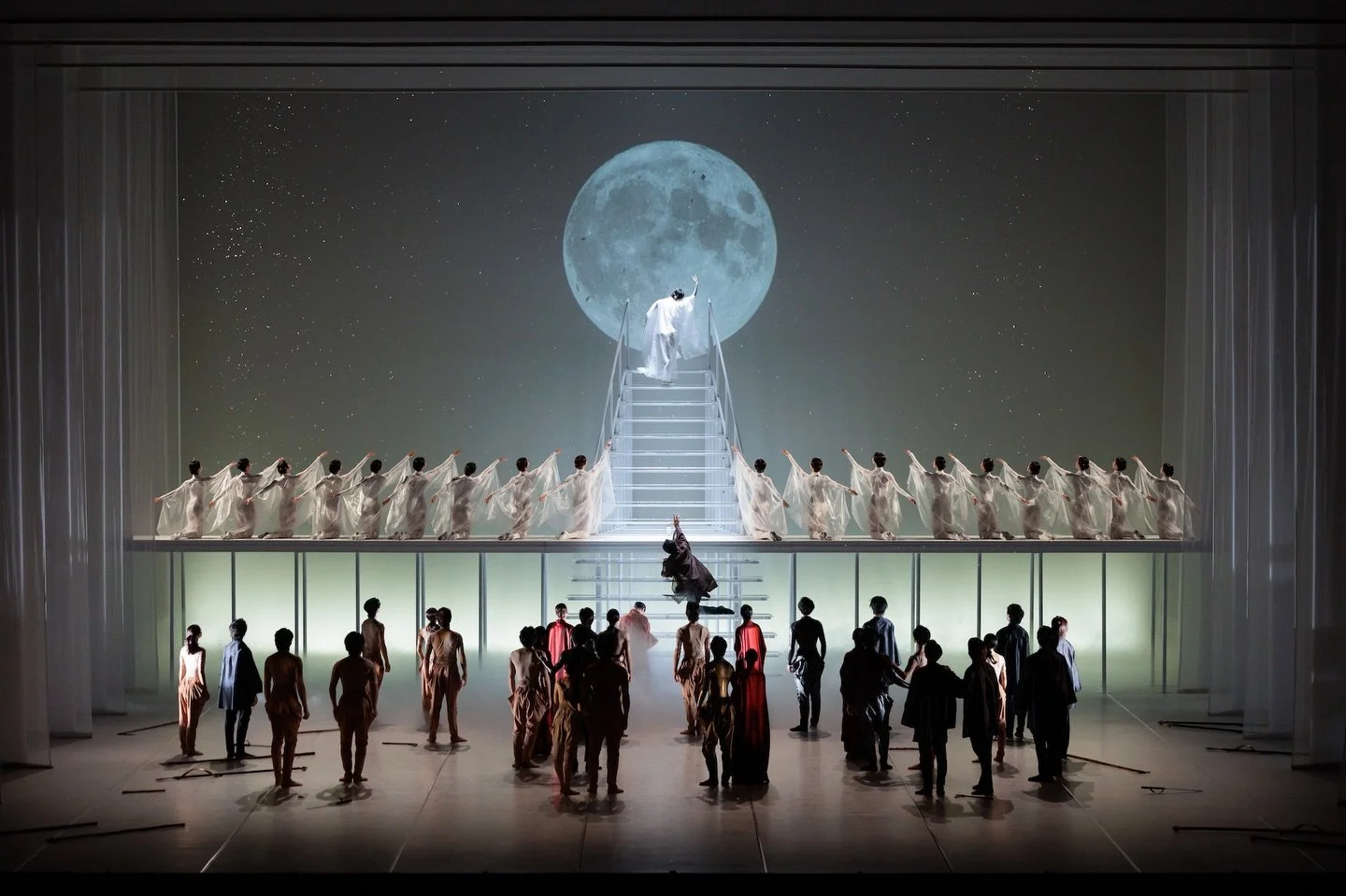 Starring KAGUYAHIME.

東京文化会館から世界へ。

International Tours

Italy &mdash; Paris

舞台写真：2023年『かぐや姫』全幕公演 
photo Shoko Matsuhashi

Link in bio.

&mdash;

#KAGUYAHIME
#TheTokyoBallet
#ParisOpera
#TeatroRegioTorino
#STARRingPerformingArts

Luxury Experiences 