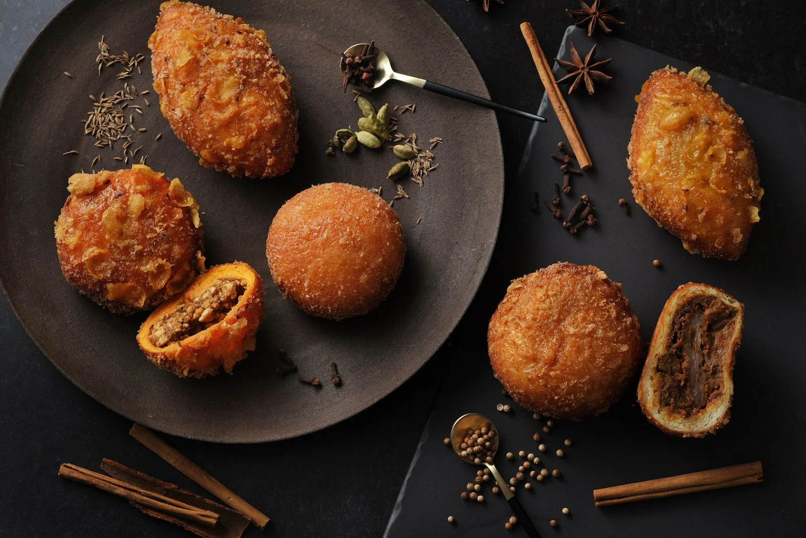 【OMO7横浜】カレーパン.jpg