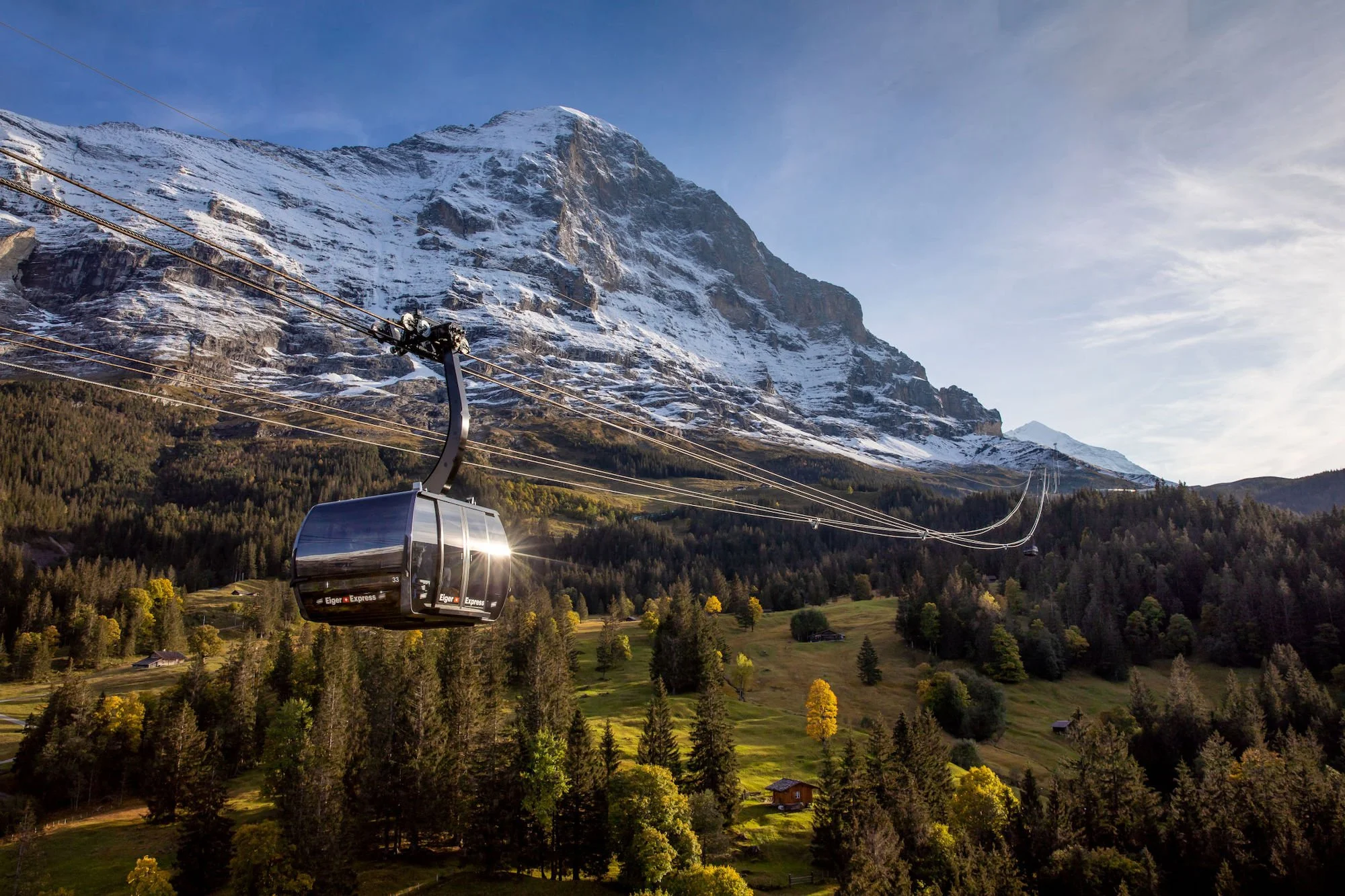 ユングフラウヨッホと秋色の山々を巡る旅　Jungfraujoch & Excursions in Beautiful Autumn