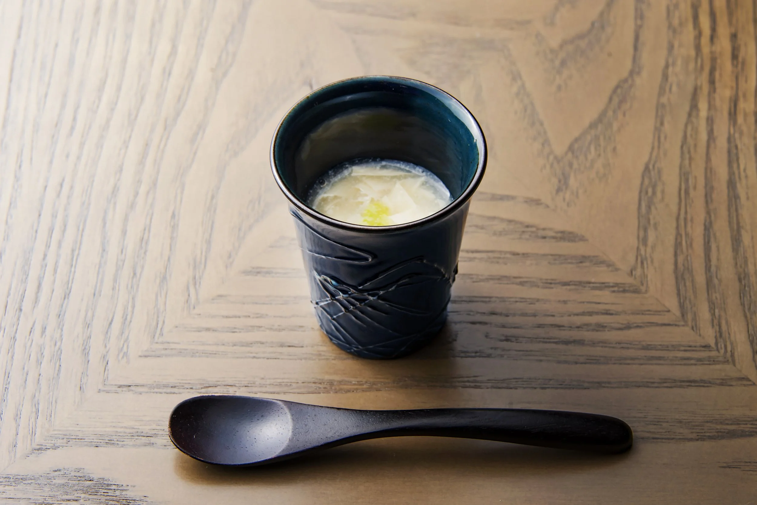 restaurant library the hotel seiryu 小学校の面影を残した大人の食