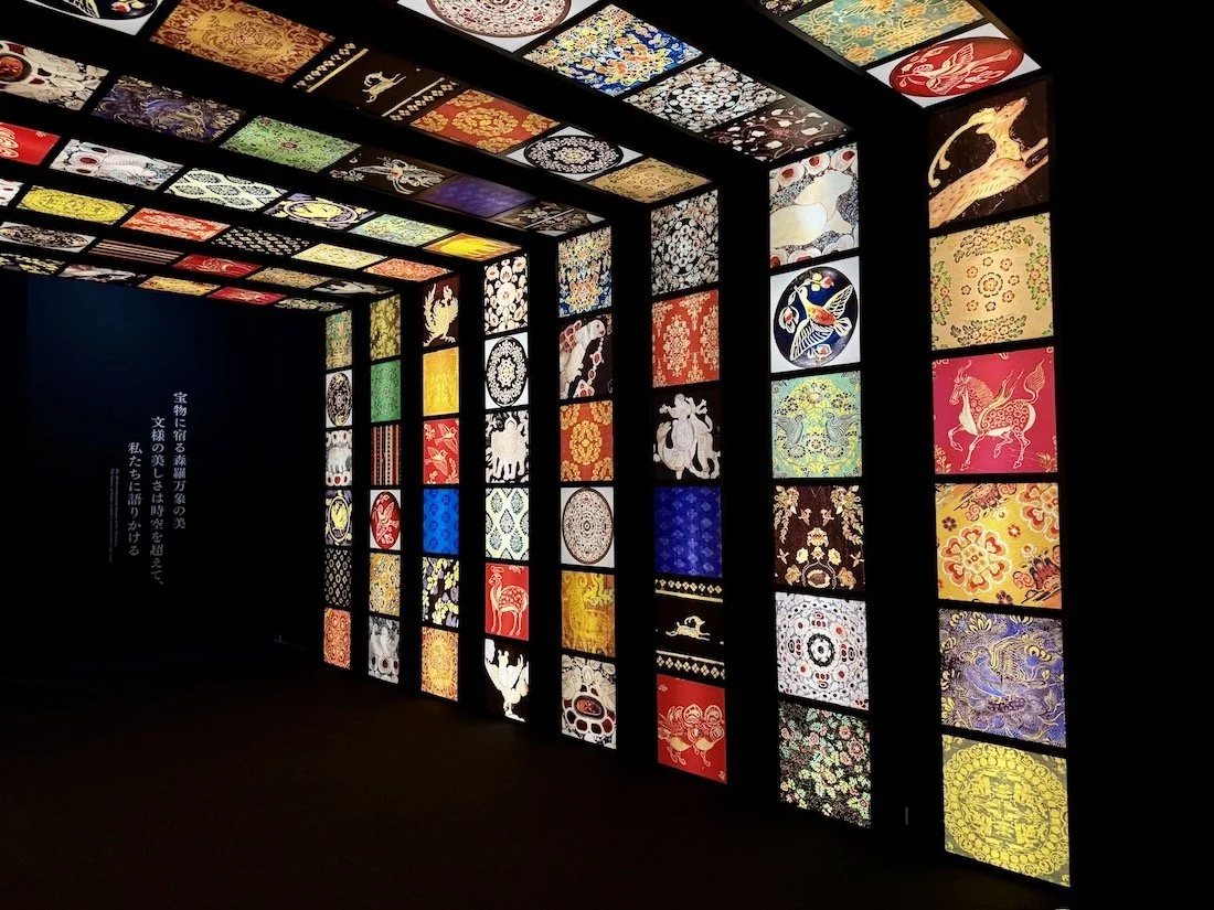 東京・上野の森美術館にて開催中「正倉院 THE SHOW―感じる。いま、ここにある奇跡―」篠原ともえさんがコラボレーション作品のドレスについてコメント！