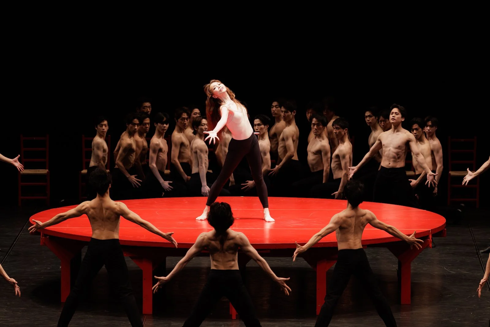 Mizuka Ueno in Maurice Béjart Boléro performance