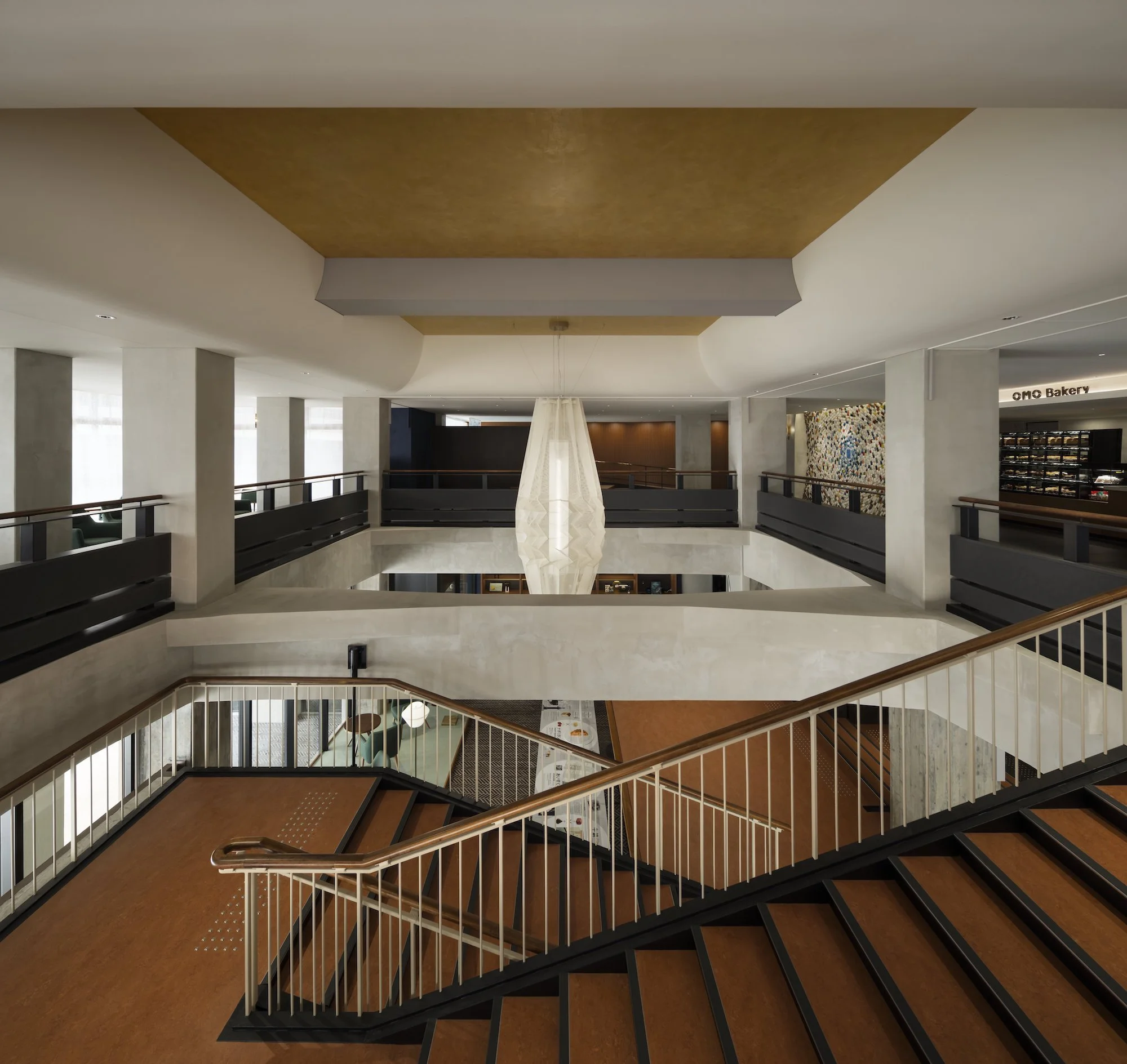 Former Yokohama City Hall architecture, now OMO7 Yokohama heritage hotel（旧横浜市庁舎を再生した建築）