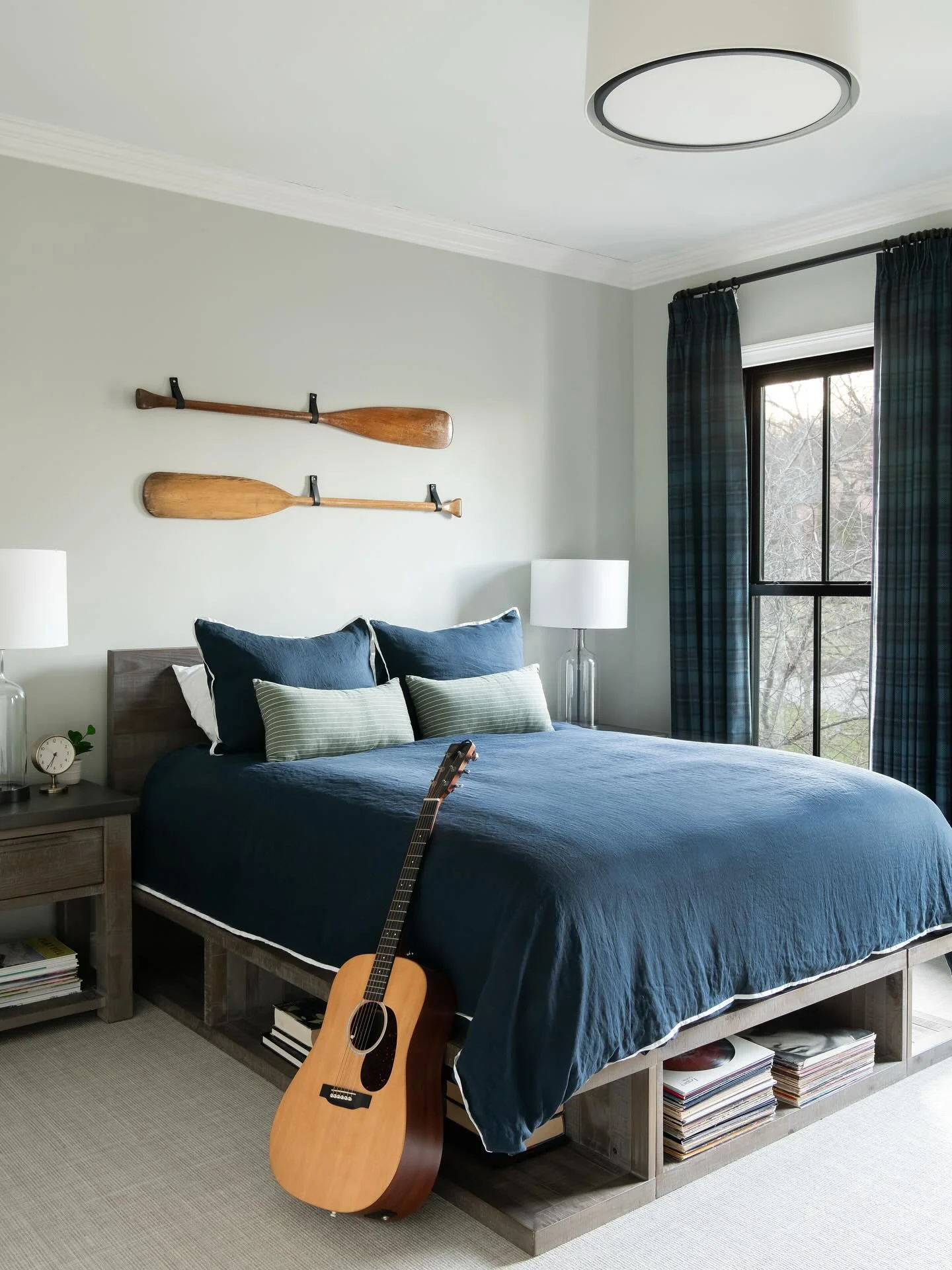 For this boy&rsquo;s bedroom at #BrentwoodBeaut we were tasked with a quick and easy refresh. The client came with the furniture and we just needed to complete the space. Only one request - her son is on the crew team and to incorporate his love for 