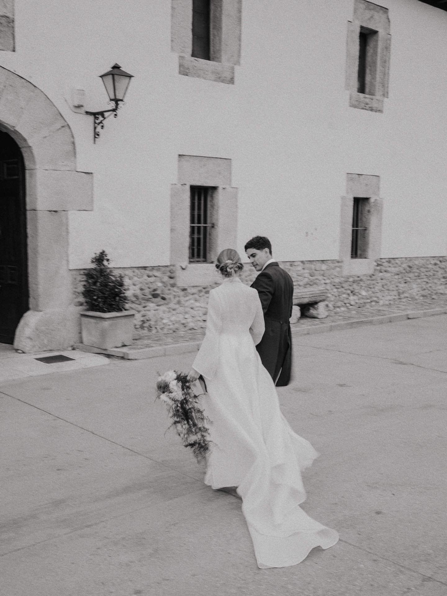 Diana y Carlos en Casa de Oficios
.
.
.
#Caleidoscopia #Bodas2025 #Destinationweddingmadrid #Weddingmadrid