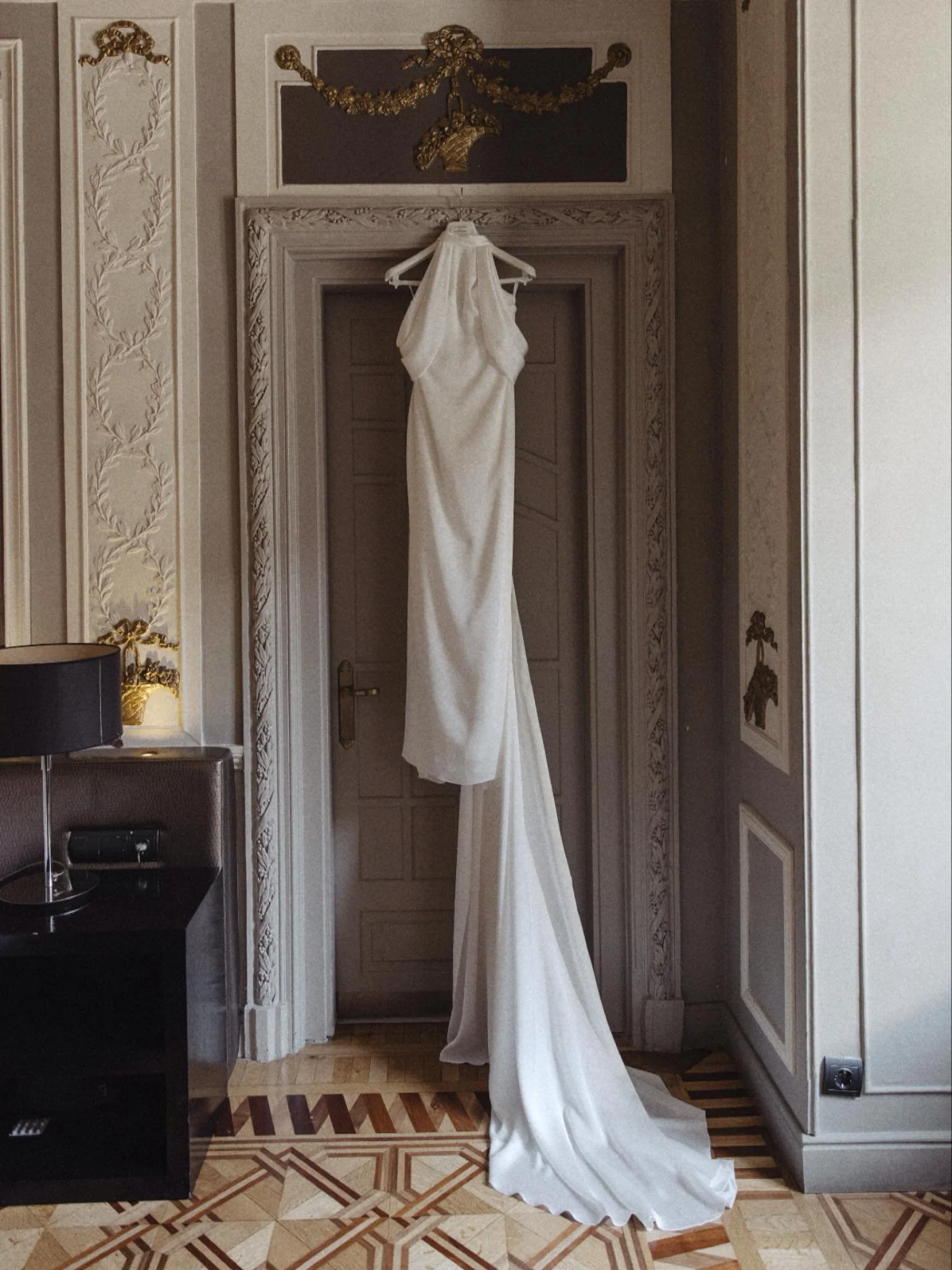 Outfit.
.
.
.
#Caleidoscopia #weddingphotographermadrid #destinationweddingmadrid