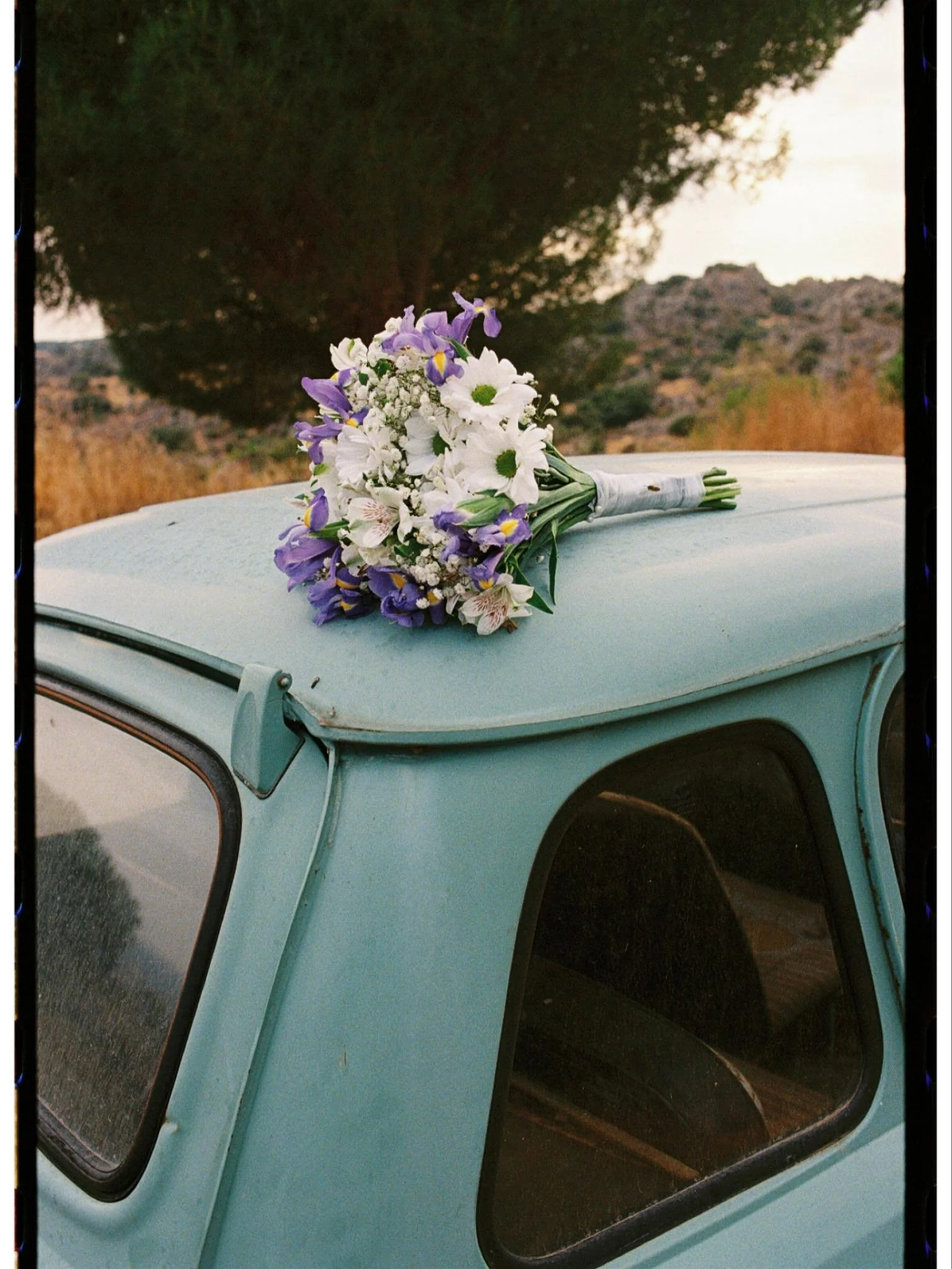 The  bouquet
.
.
.
#Caleidoscopia #weddingphotographerspain #weddingbouquet
