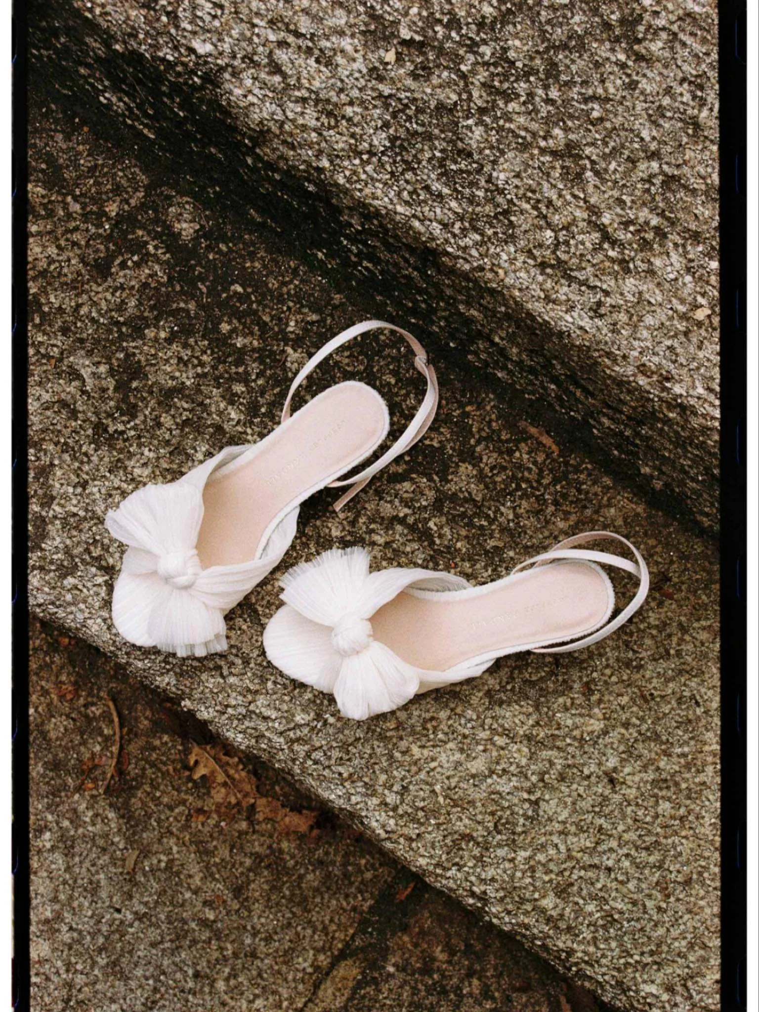 The @loefflerrandall 
.
.
.
#Caleidoscopia #Madridweddingphotographer #weddinginspo #weddingshoes